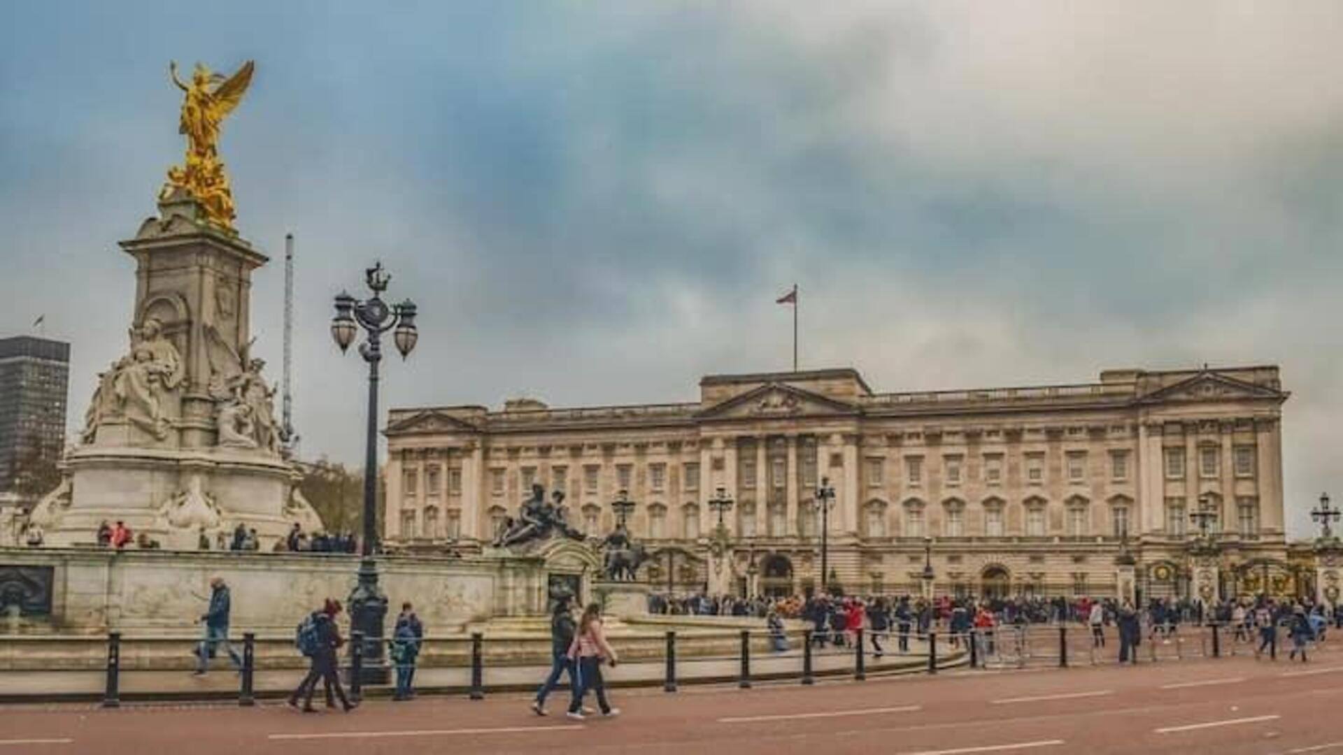 Buckingham Palace: మొదటిసారిగా ప్రజలకోసం తెరవనున్న బకింగ్‌హామ్ ప్యాలెస్ ఈస్ట్ వింగ్‌