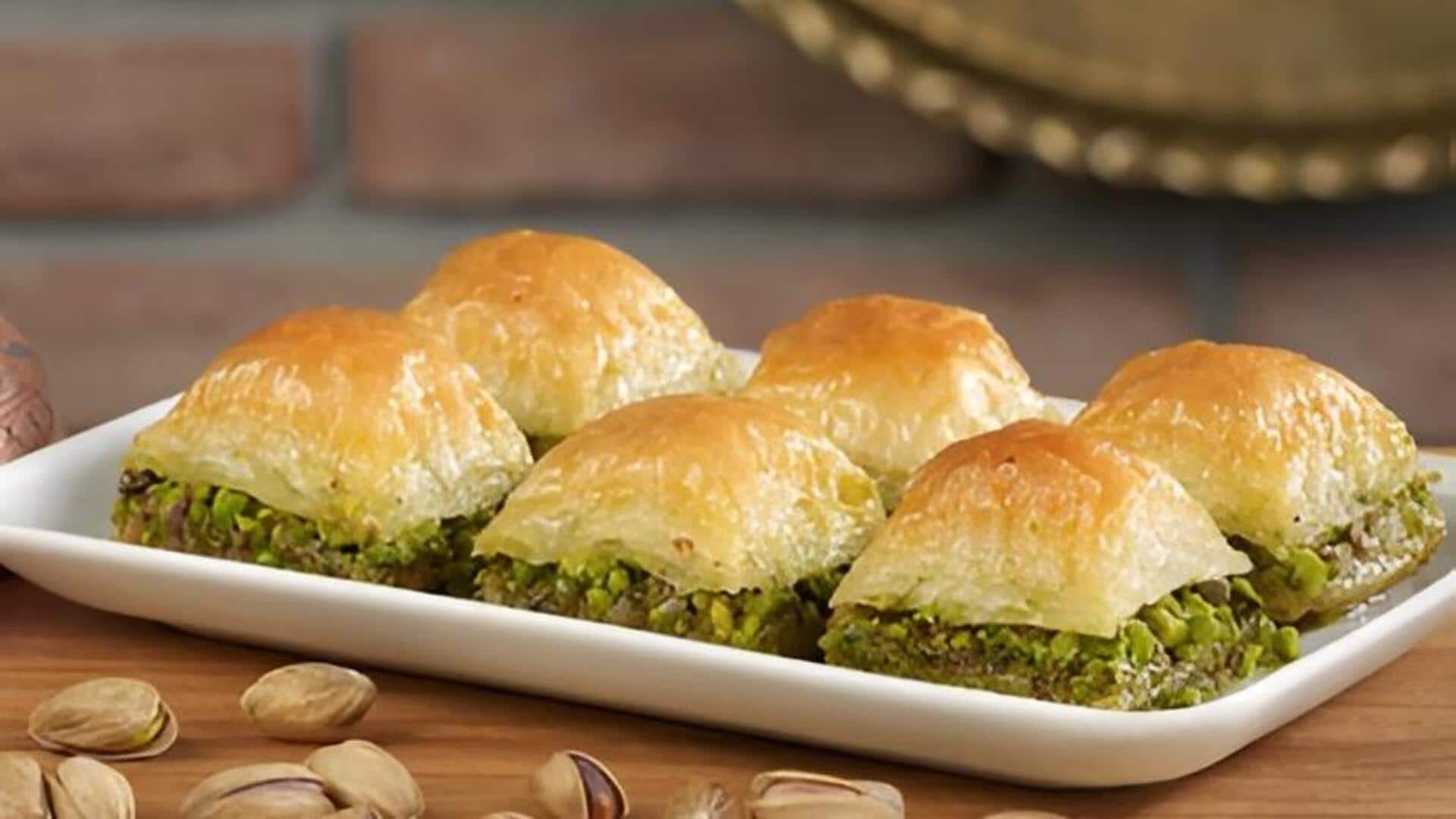 Baklava: ఇంట్లోనే సులభంగా ఇలా 'బక్లావా'ను తయారు చేసుకొండి