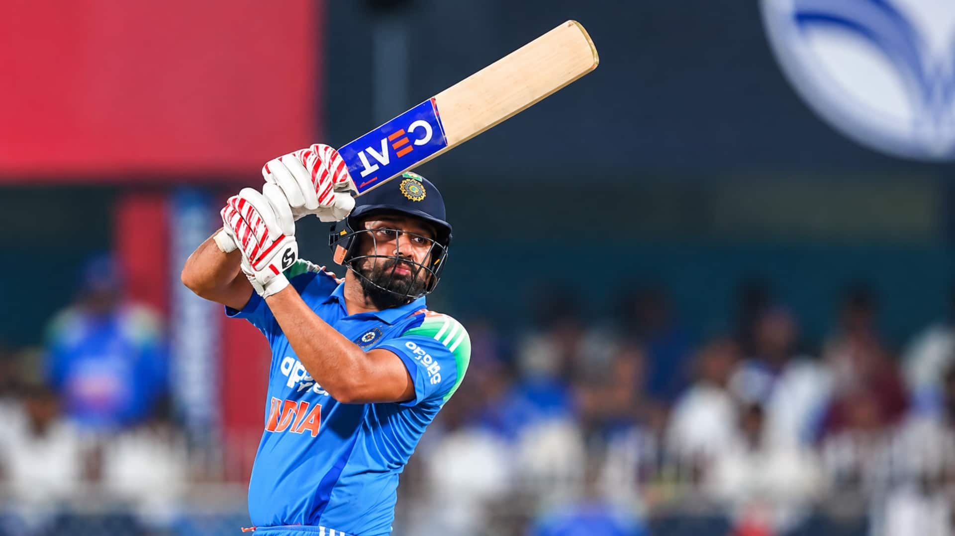 Rohit Sharma :వన్డేల్లో రోహిత్ శర్మ అరుదైన ఘనత.. 12 వేల పరుగుల క్లబ్‌లో హిట్‌మ్యాన్
