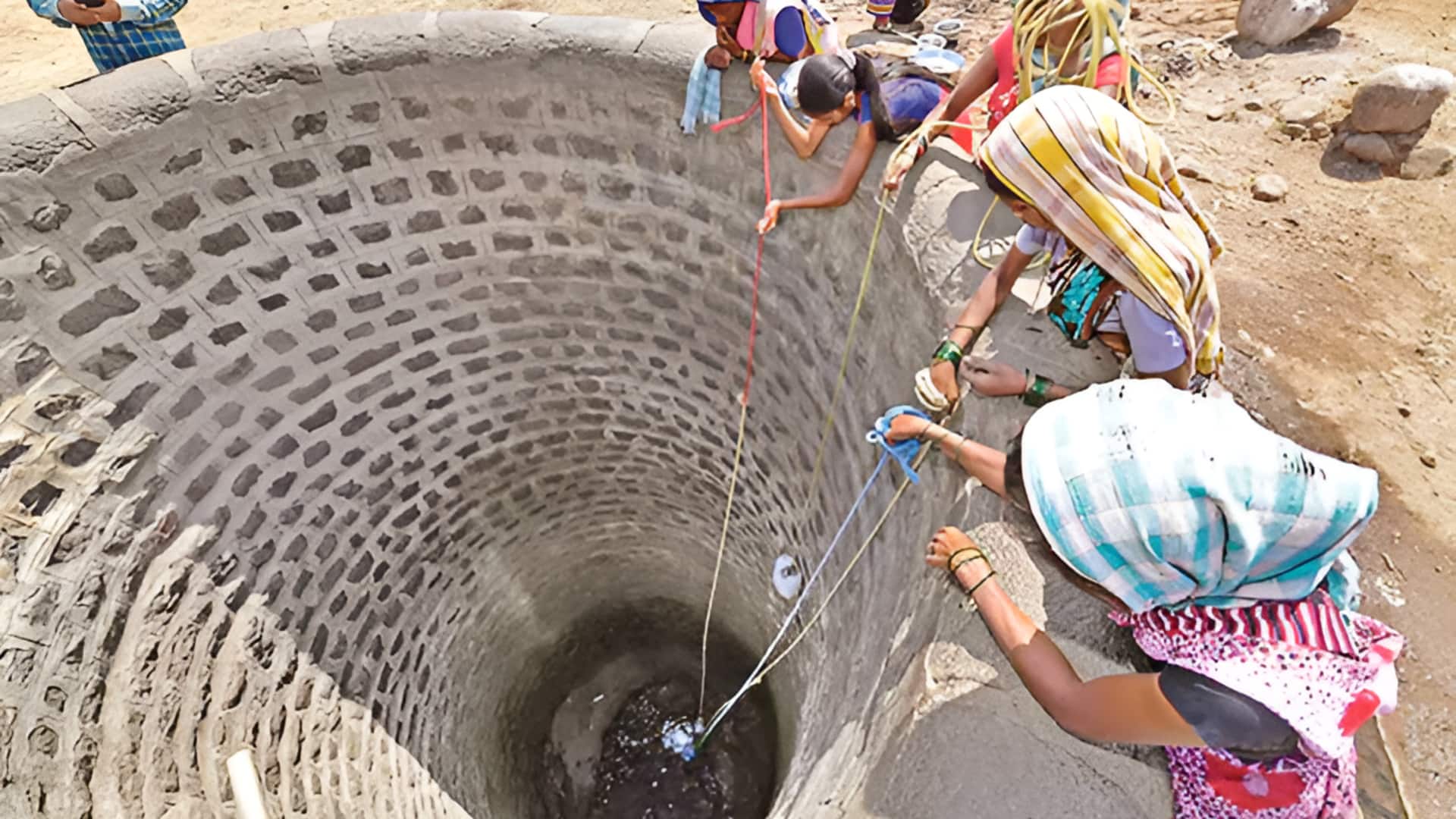 Groundwater: పాతాళం వైపు భూగర్భజలం.. నెలకు దాదాపు మీటరు పడిపోతున్న నీటిమట్టం