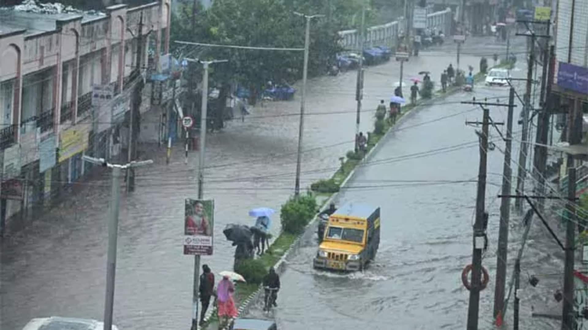 Cyclone Montha: మొంథా తుపాను నేపథ్యంలో విజయవాడలో భారీ వర్షాలు: వాతావరణశాఖ