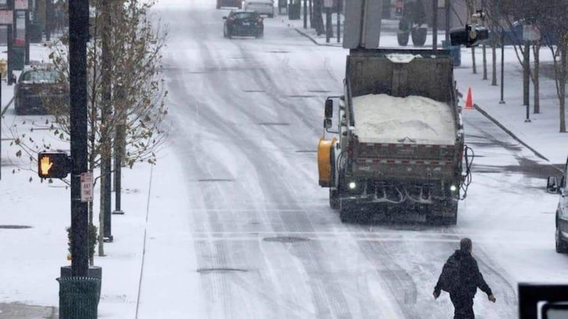 Rare US snowstorm: అమెరికాలో అరుదైన మంచు తుఫాను..2,100 విమానాలు రద్దు, 10 మంది మృతి 