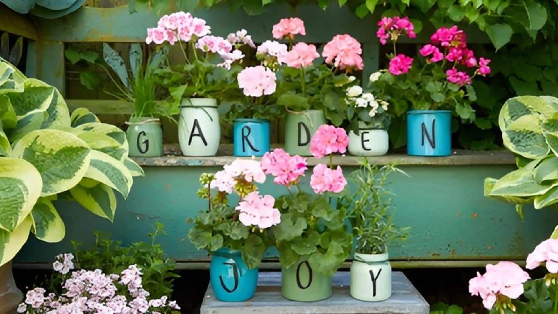 Flower pots: పూల కుండీలకు ఈ 5 రంగులు వేస్తే గార్డెన్‌కి రాయల్ టచ్!