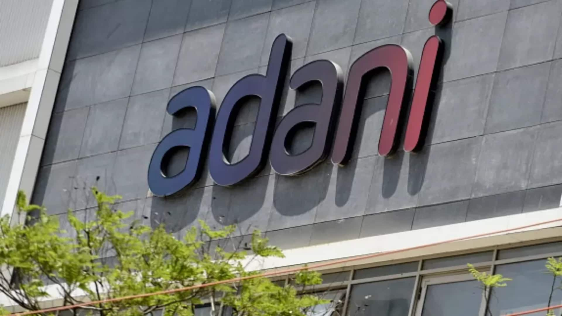 Adani Group: అదానీ గ్రూప్ మరో కొత్త సిమెంట్‌ కంపెనీ కొనుగోలు.. 52వారాల గరిష్ట స్థాయికి హైడెల్‌బర్గ్ సిమెంట్ ఇండియా షేర్లు