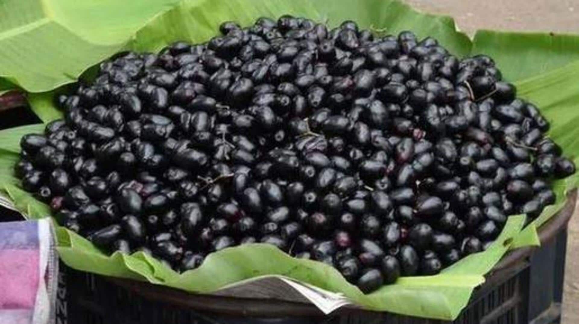 Jamun Fruit: షుగర్ వ్యాధులకు నేరేడు పండు ఎలా పనిచేస్తుందో తెలుసా?.. ఇందులోని పోషకాలు ఇవే! Jamun Fruit: షుగర్ వ్యాధులకు నేరేడు పండు ఎలా పనిచేస్తుందో తెలుసా?.. ఇందులోని పోషకాలు ఇవే!
