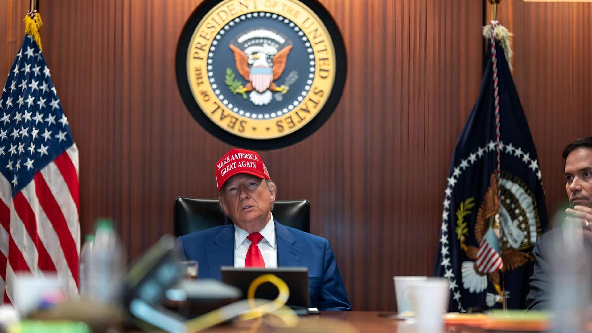 Trump-Situation Room: ఇరాన్‌పై ఒత్తిడి పెంచే దిశగా ట్రంప్ అడుగులు.. సిచువేషన్ రూమ్‌లో అత్యవసర సమావేశం