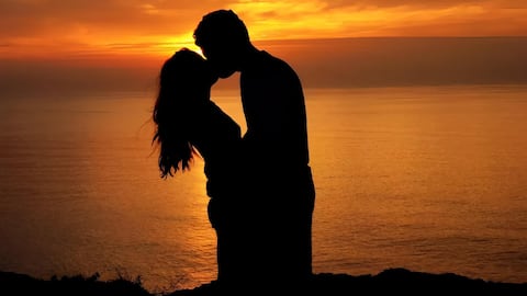Kissing Benefits: ముద్దు వెనుక ఎన్నో లాభాాలు ఉన్నాయో తెలిస్తే షాక్ అవ్వాల్సిందే!