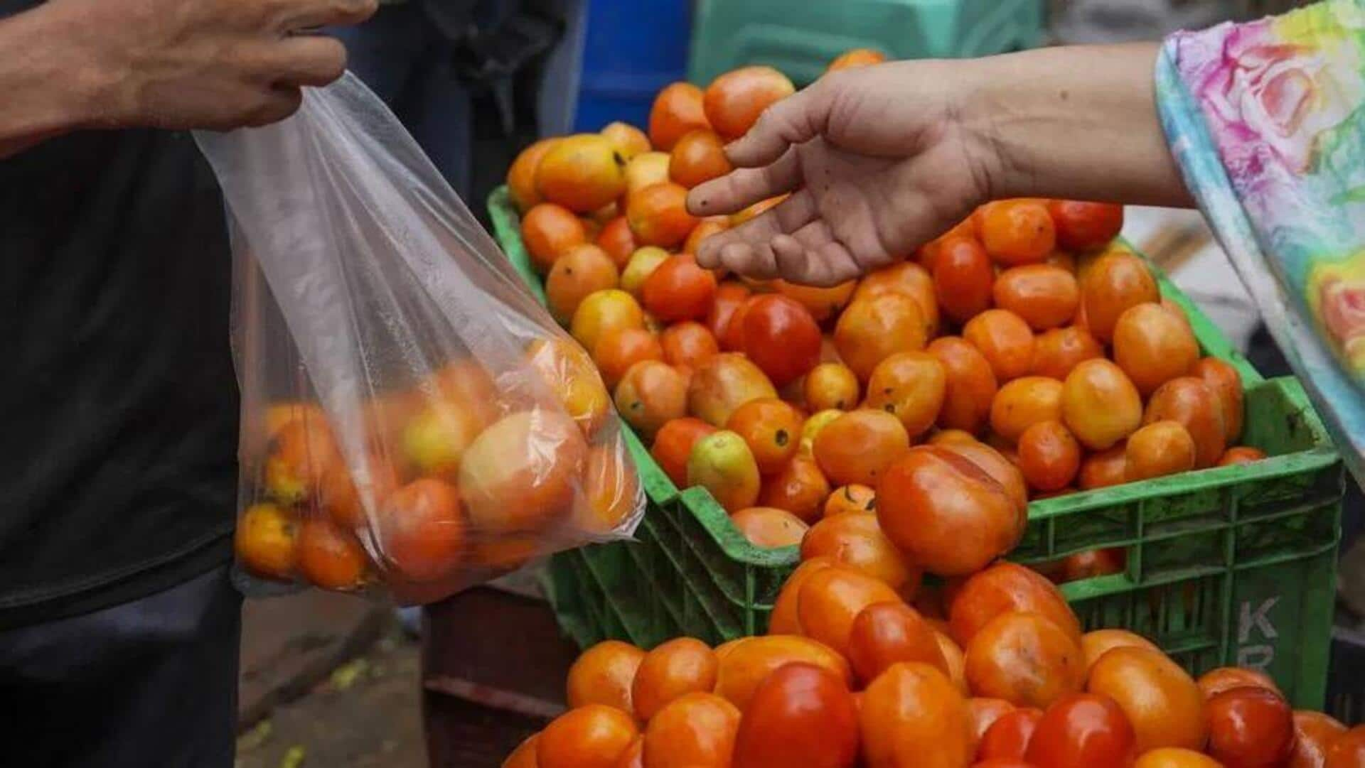 Tomato Prices: సామాన్య ప్రజలకు షాకిస్తున్న టమాటా ధరలు.. కిలో రూ.100..! 