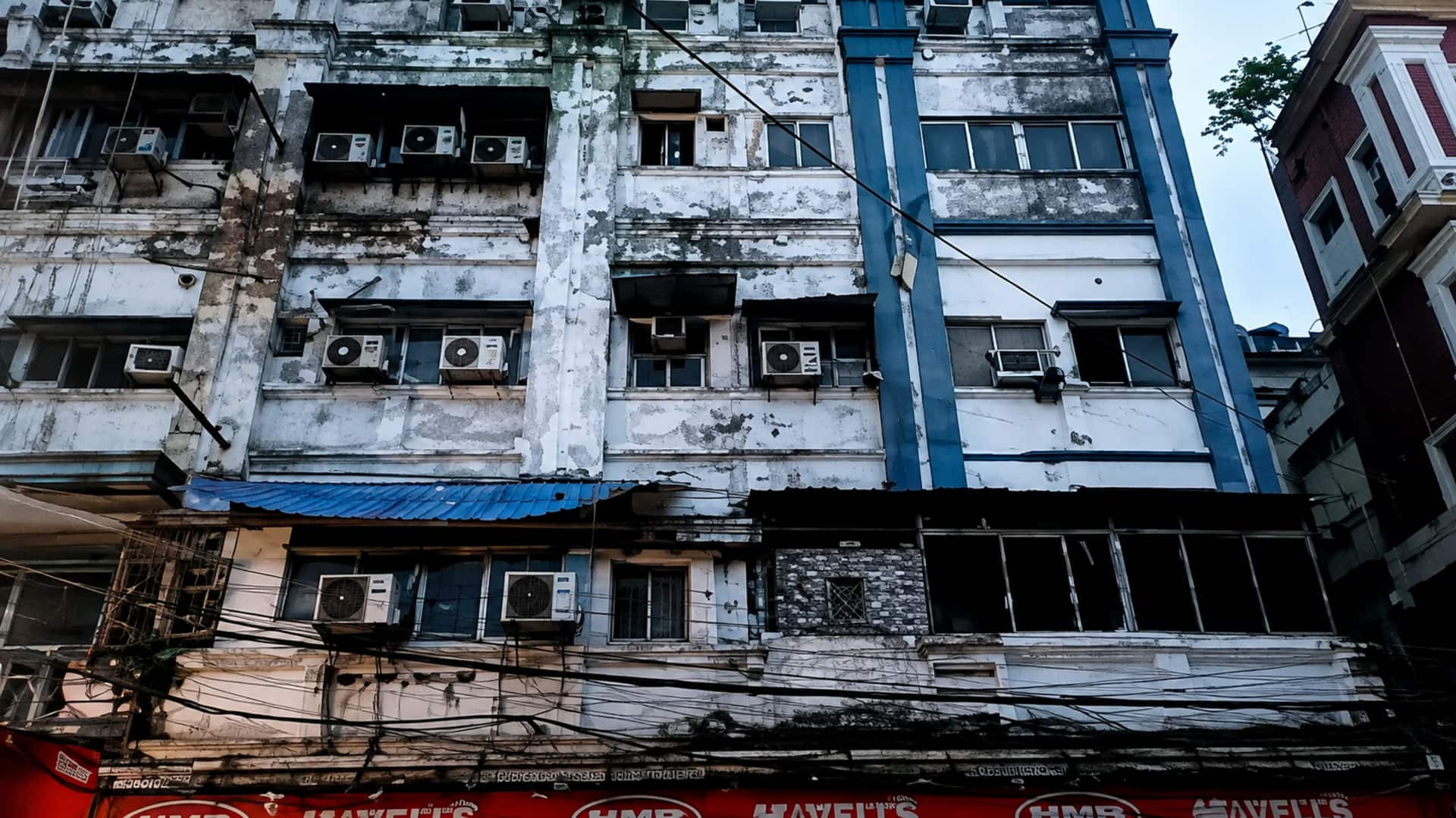 Kolkata Hotel Fire: వైద్యం కోసం కోల్‌కతాకు వచ్చి విగతజీవులైన తొమ్మిది మంది.. హోటల్‌లో భారీ అగ్నిప్రమాదం