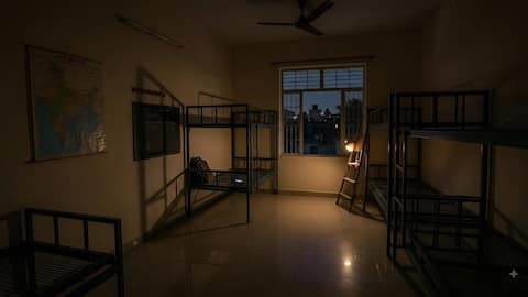 Maharashtra: దెయ్యాలు తిరుగుతున్నాయనే భయంతో హాస్టల్‌ నుంచి వెళ్లిపోయిన 608 మంది విద్యార్థులు