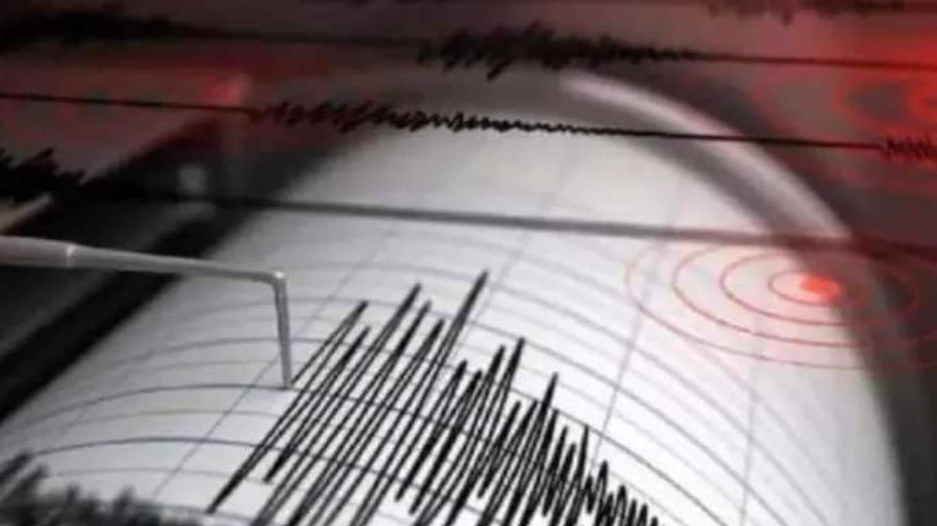Earthquakes: జపాన్ తీరానికి సమీపంలో వరుసగా రెండు భూకంపాలు  