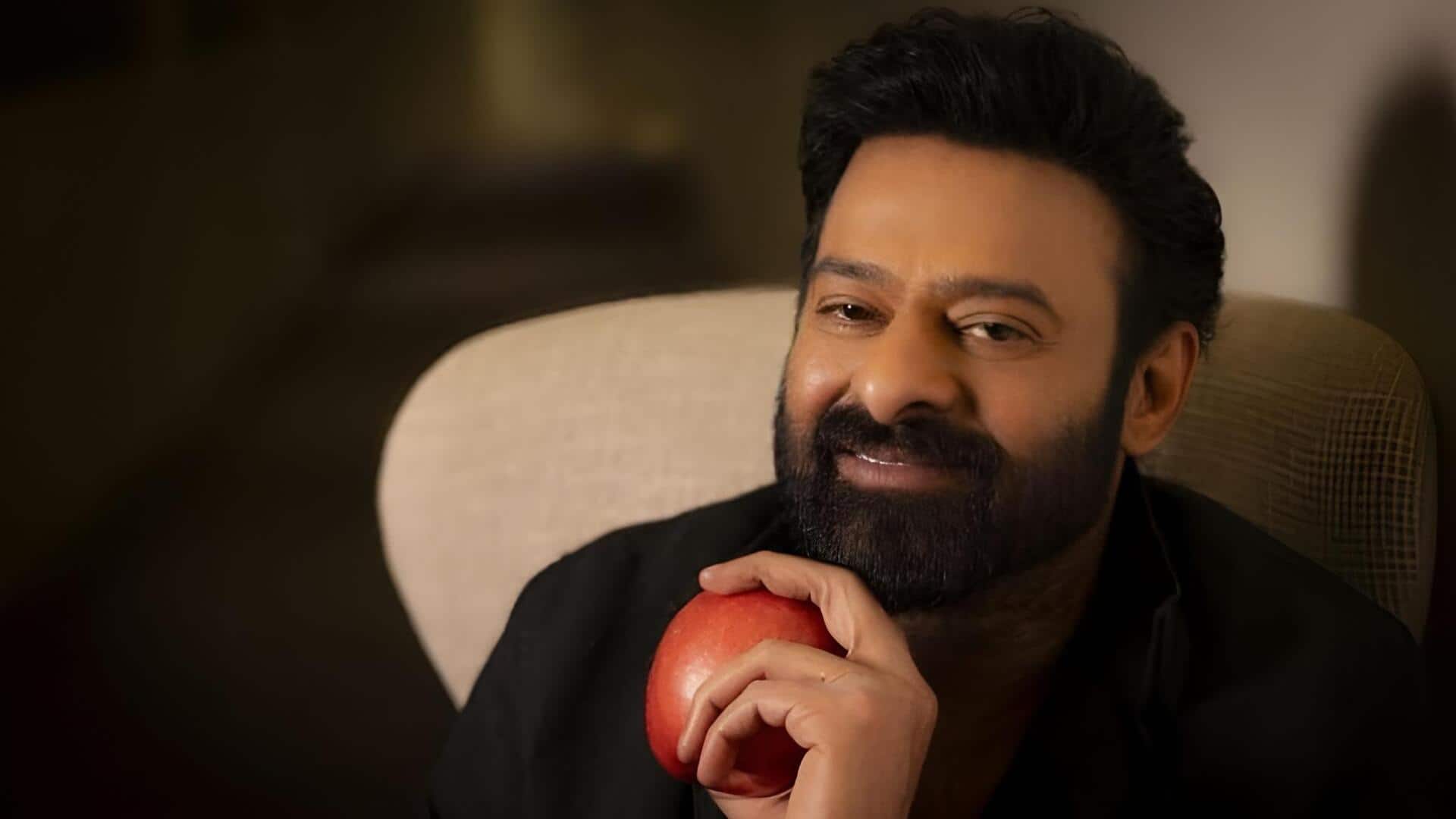 TheRajaSaab : ప్రభాస్ కూల్ లుక్ వైరల్.. రొమాంటిక్ రెబల్ సాబ్ వచ్చేస్తున్నాడు!