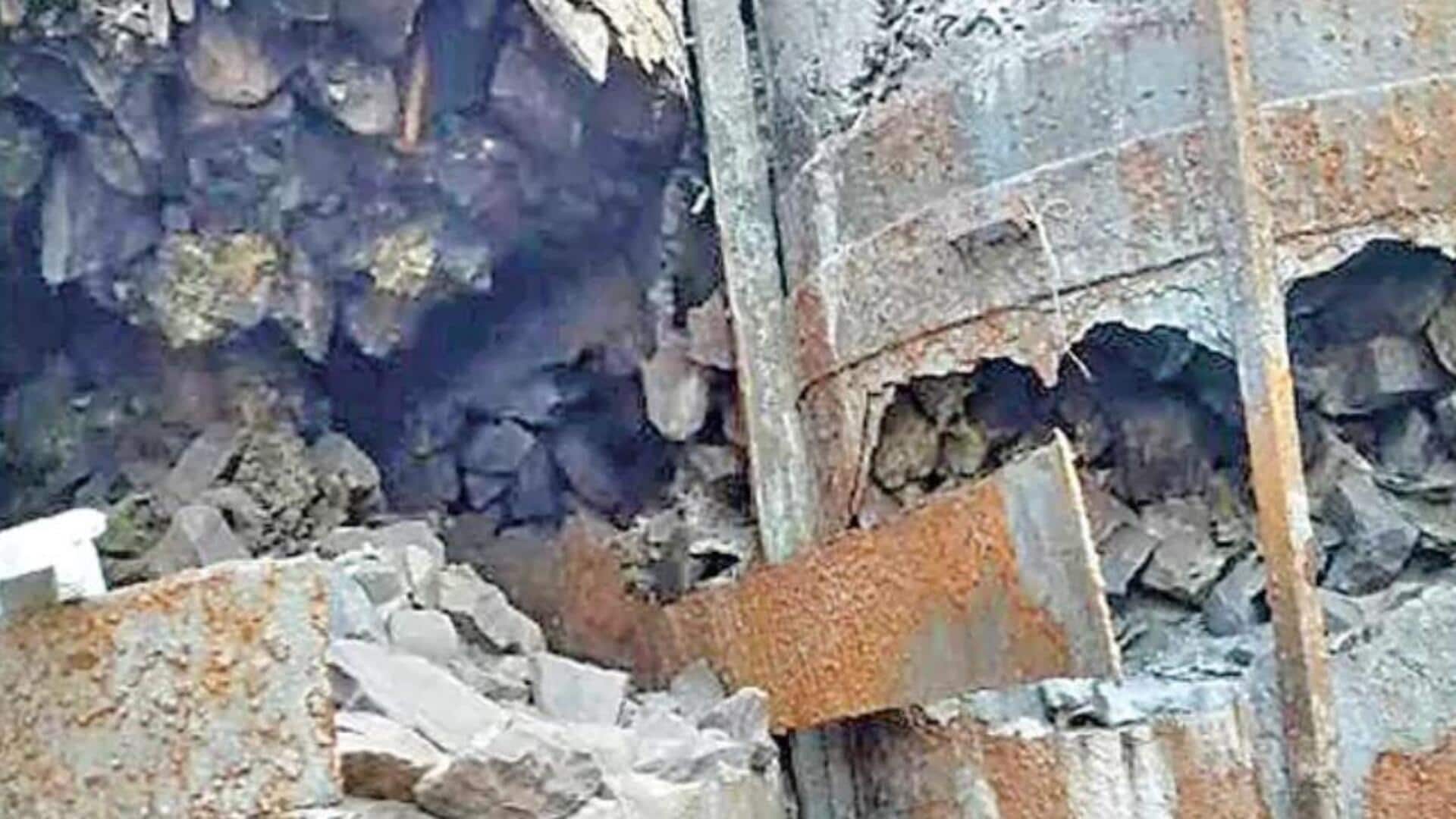 Srisailam Dam: శ్రీశైలం డ్యామ్ వద్ద భద్రతా లోపాలు.. ప్లంజ్ పూల్ వద్ద ప్రమాద హెచ్చరికలు! Srisailam Dam: శ్రీశైలం డ్యామ్ వద్ద భద్రతా లోపాలు.. ప్లంజ్ పూల్ వద్ద ప్రమాద హెచ్చరికలు!