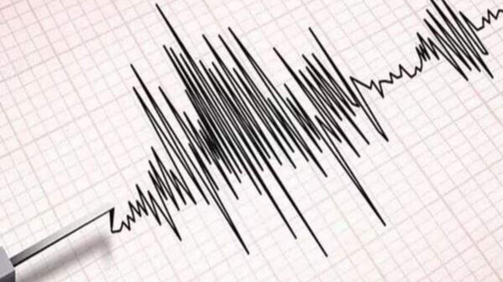 Earthquake: ఢిల్లీ,హర్యానాలో మరోసారి స్వల్ప భూ ప్రకంపనలు.. Earthquake: ఢిల్లీ,హర్యానాలో మరోసారి స్వల్ప భూ ప్రకంపనలు..