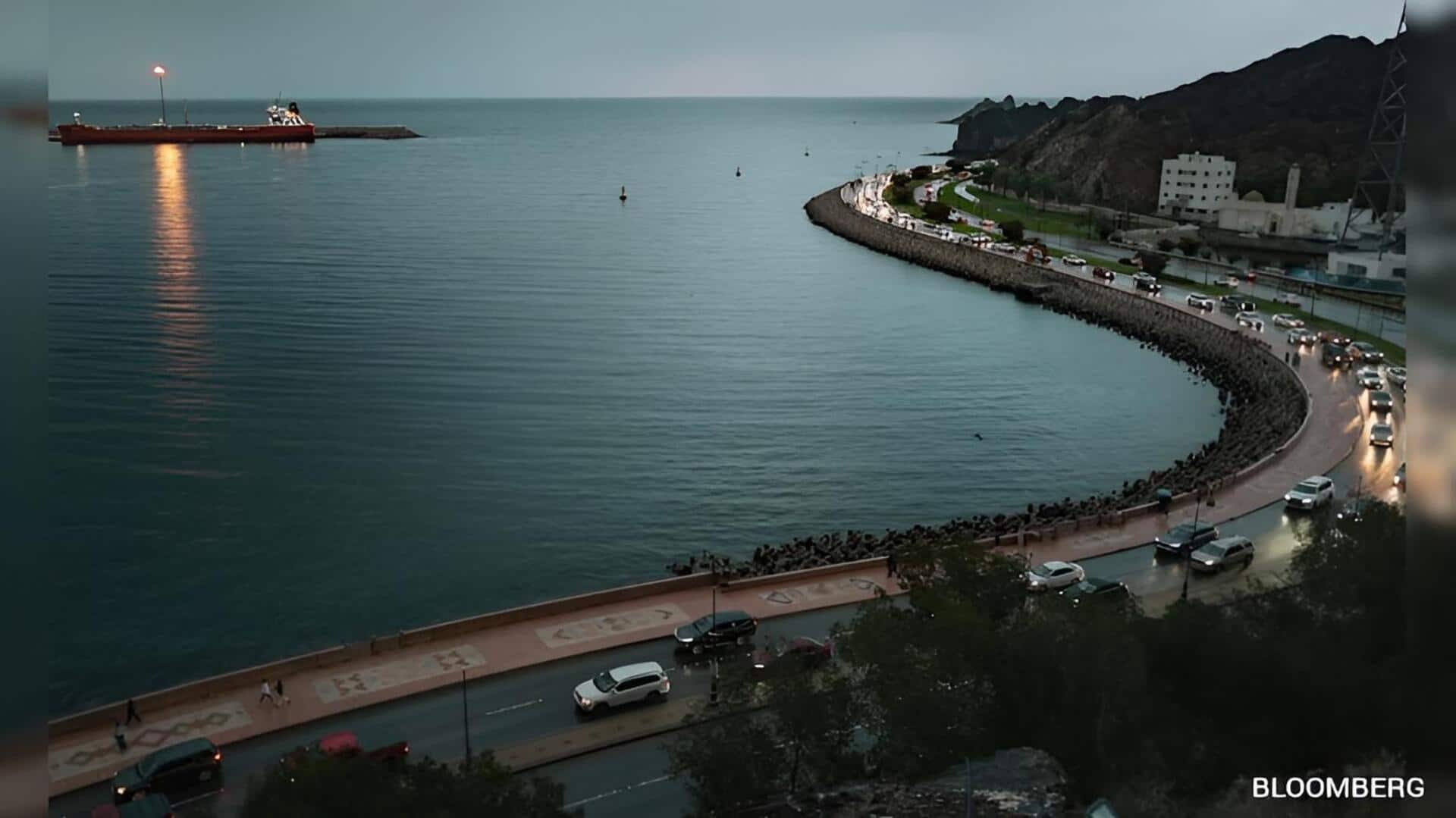 Oman Coast: హోర్ముజ్ సంక్షోభంలో కొత్త ట్విస్ట్.. మూడు నౌకలు ప్రత్యామ్నాయ దారి