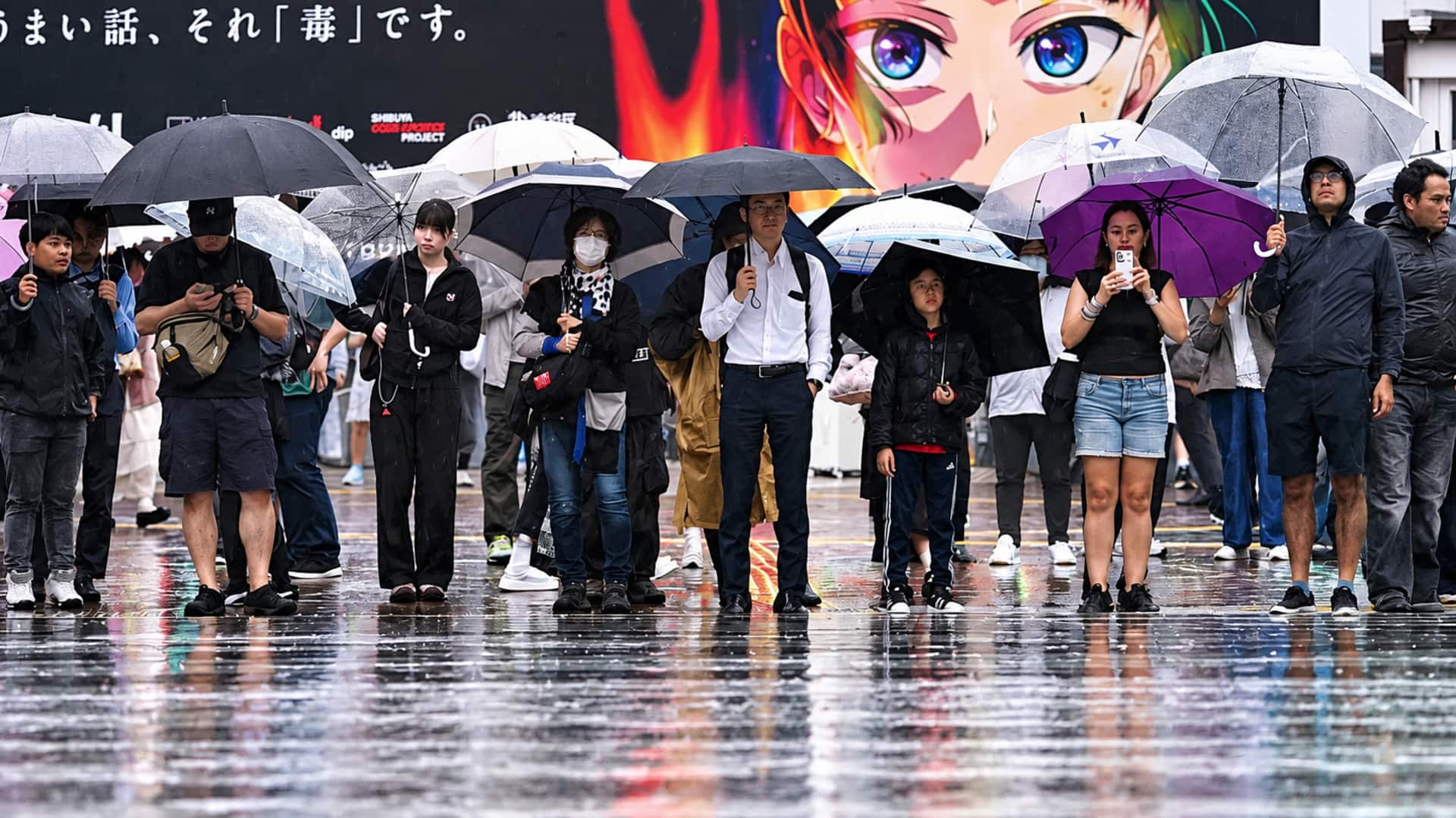 Typhoon Dujuan: జపాన్‌ను వణికిస్తున్న టైఫూన్ దుజువాన్.. 16 లక్షల మందికి తరలింపు