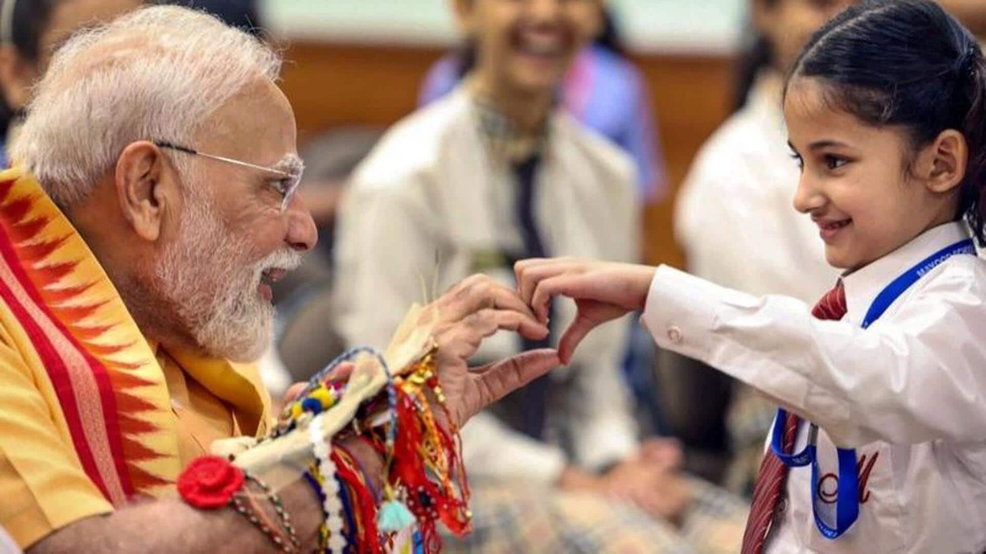 PM Modi: ప్రధాని మోదీకి రాఖీ కట్టిన చిన్నారులు,ఆధ్యాత్మిక సంస్థ బ్రహ్మకుమారీస్ సభ్యులు PM Modi: ప్రధాని మోదీకి రాఖీ కట్టిన చిన్నారులు,ఆధ్యాత్మిక సంస్థ బ్రహ్మకుమారీస్ సభ్యులు
