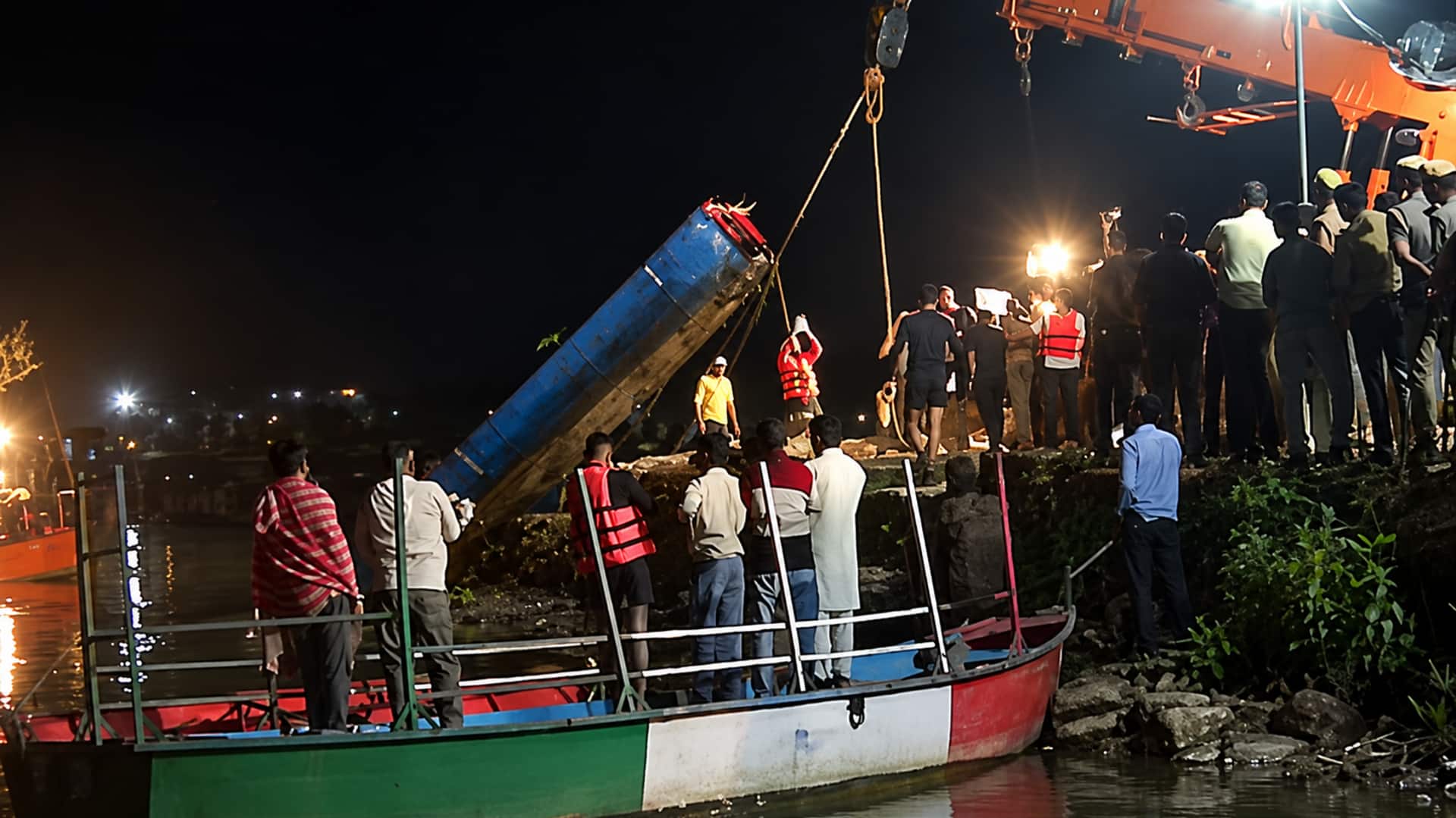 Bihar: బిహార్‌లో ఘోర పడవ ప్రమాదం.. మహిళలు, చిన్నారులు సహా 14 మంది మృతి