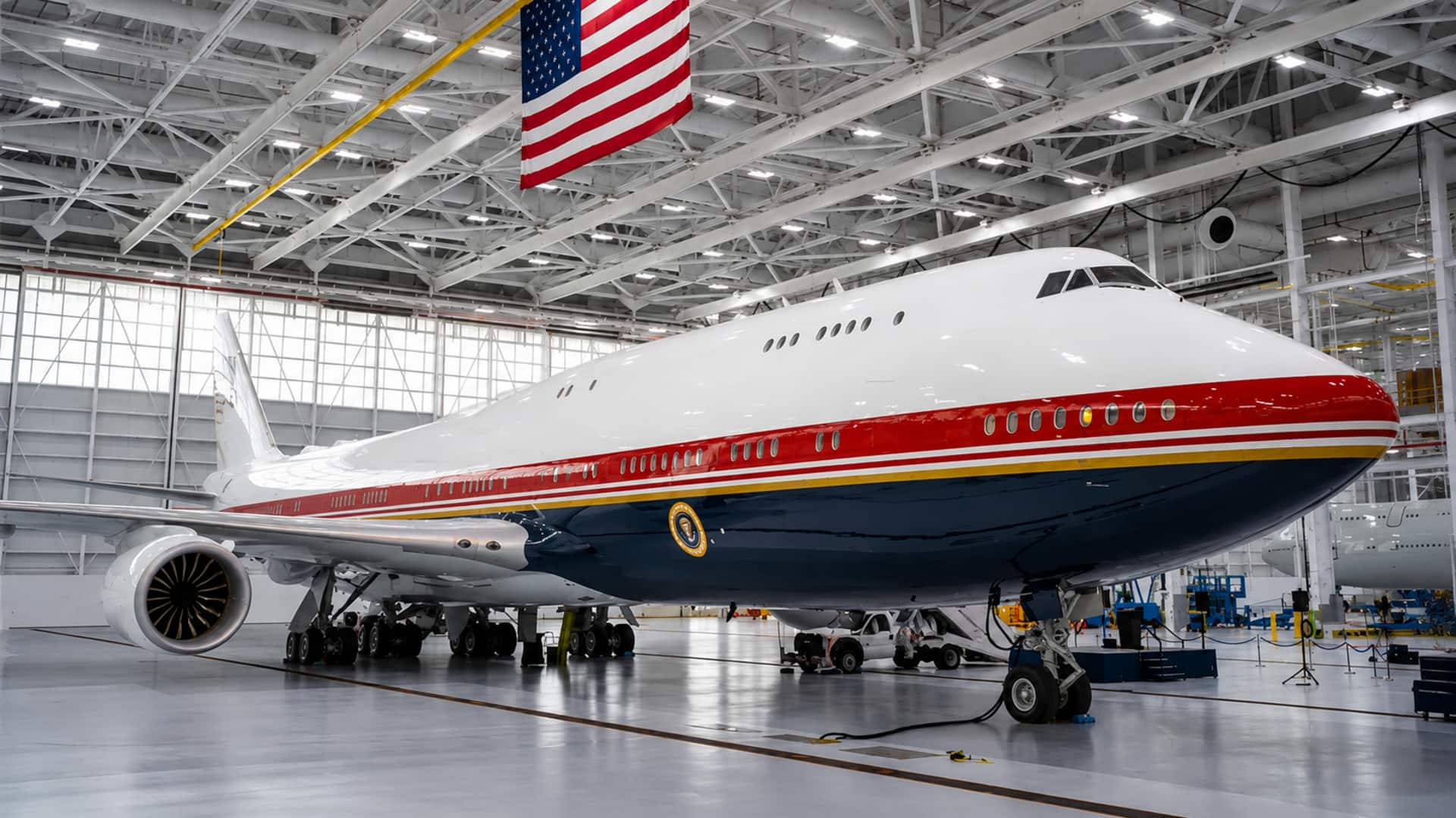 747 Jet Gifted by Qatar: ట్రంప్‌కు బహుమతిగా 747 జెట్‌ ఇచ్చిన ఖతార్‌ .. 'ఎగిరే వైట్‌హౌస్‌' అన్న ట్రంప్