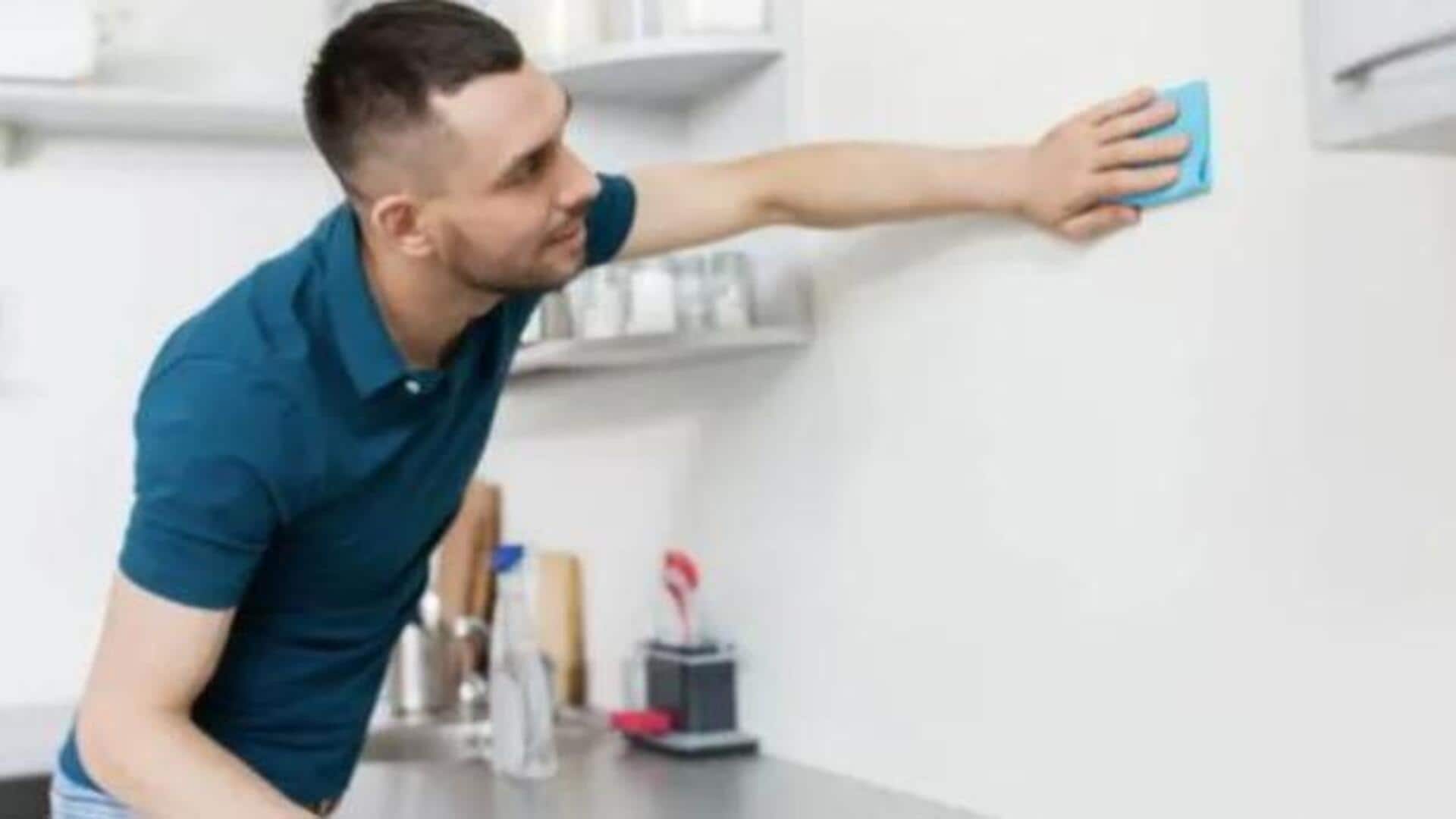 Diwali Cleaning Tips: దీపావళికి ముందు ఇంటి గోడలు కొత్తలా కనిపించాలంటే ఈ పద్ధతులు పాటించండి Diwali Cleaning Tips: దీపావళికి ముందు ఇంటి గోడలు కొత్తలా కనిపించాలంటే ఈ పద్ధతులు పాటించండి