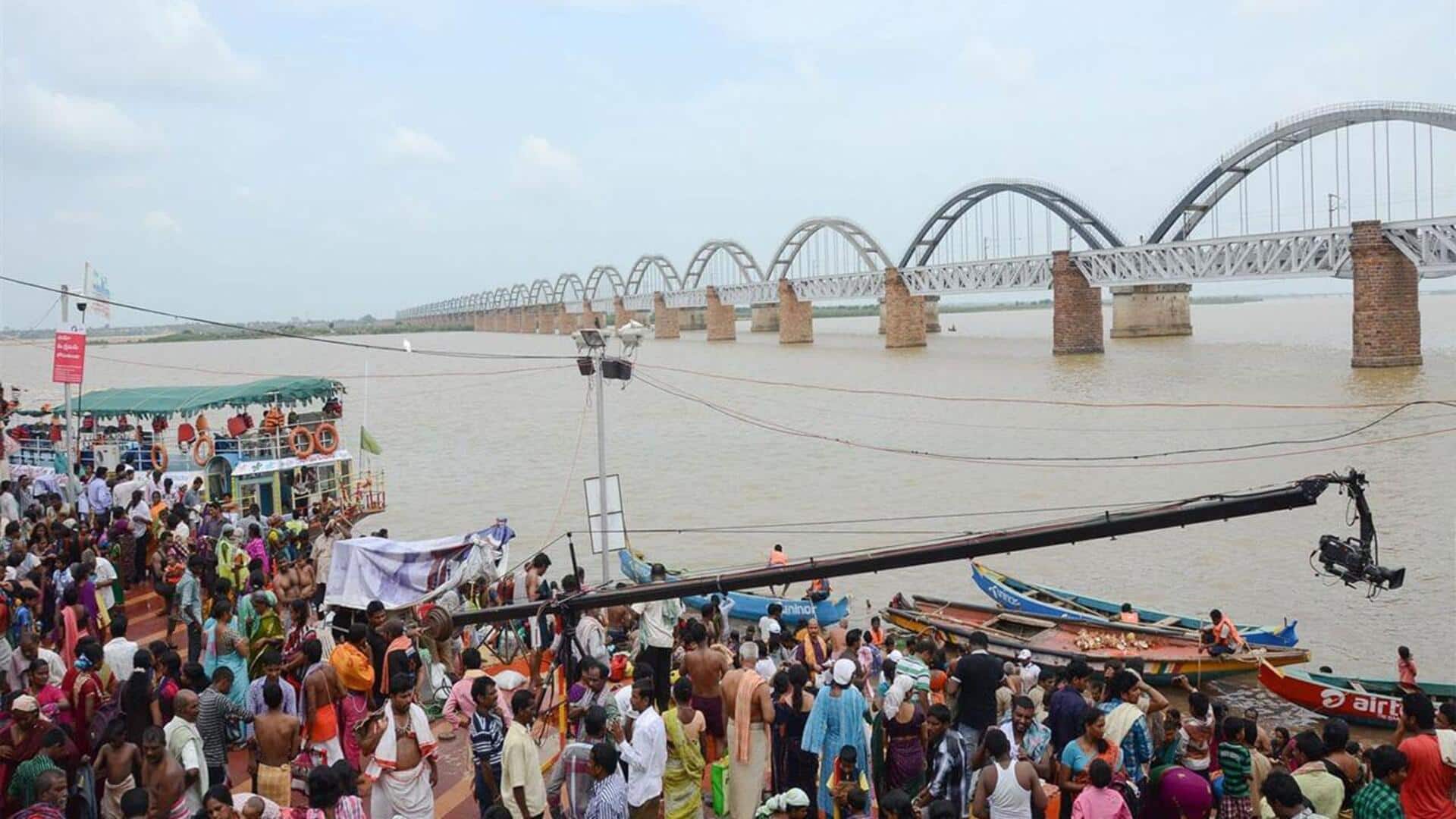 Godavari Pushkaralu 2027: త్వరలో గోదావరి పుష్కరాలు.. ఇప్పటి నుంచి ఏర్పాట్లపై ఏపీ సర్కార్ దృష్టి Godavari Pushkaralu 2027: త్వరలో గోదావరి పుష్కరాలు.. ఇప్పటి నుంచి ఏర్పాట్లపై ఏపీ సర్కార్ దృష్టి
