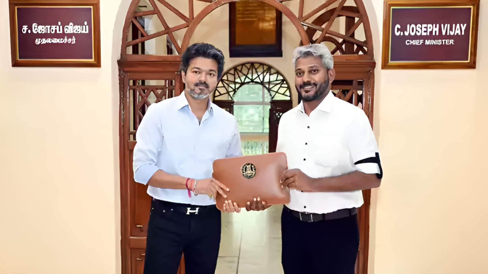 Tamil Nadu Budget 2026: విజయ్ తొలి బడ్జెట్‌: వధువుకు బంగారం,విద్యార్థులకు సైకిల్ విత్ హెల్మెట్