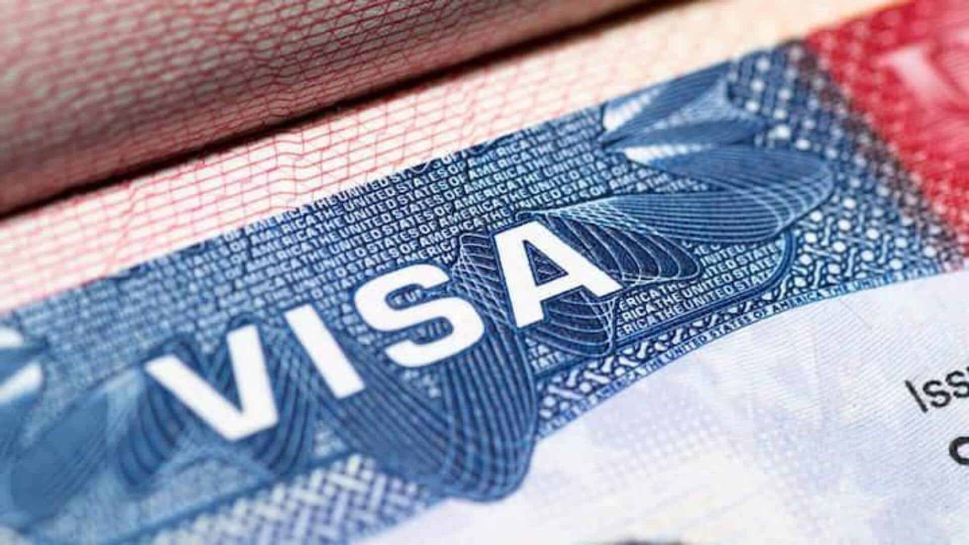 Green Card: అక్టోబర్ వరకు గ్రీన్ కార్డ్ పొందే అవకాశాన్ని నిలిపేసిన అమెరికా Green Card: అక్టోబర్ వరకు గ్రీన్ కార్డ్ పొందే అవకాశాన్ని నిలిపేసిన అమెరికా
