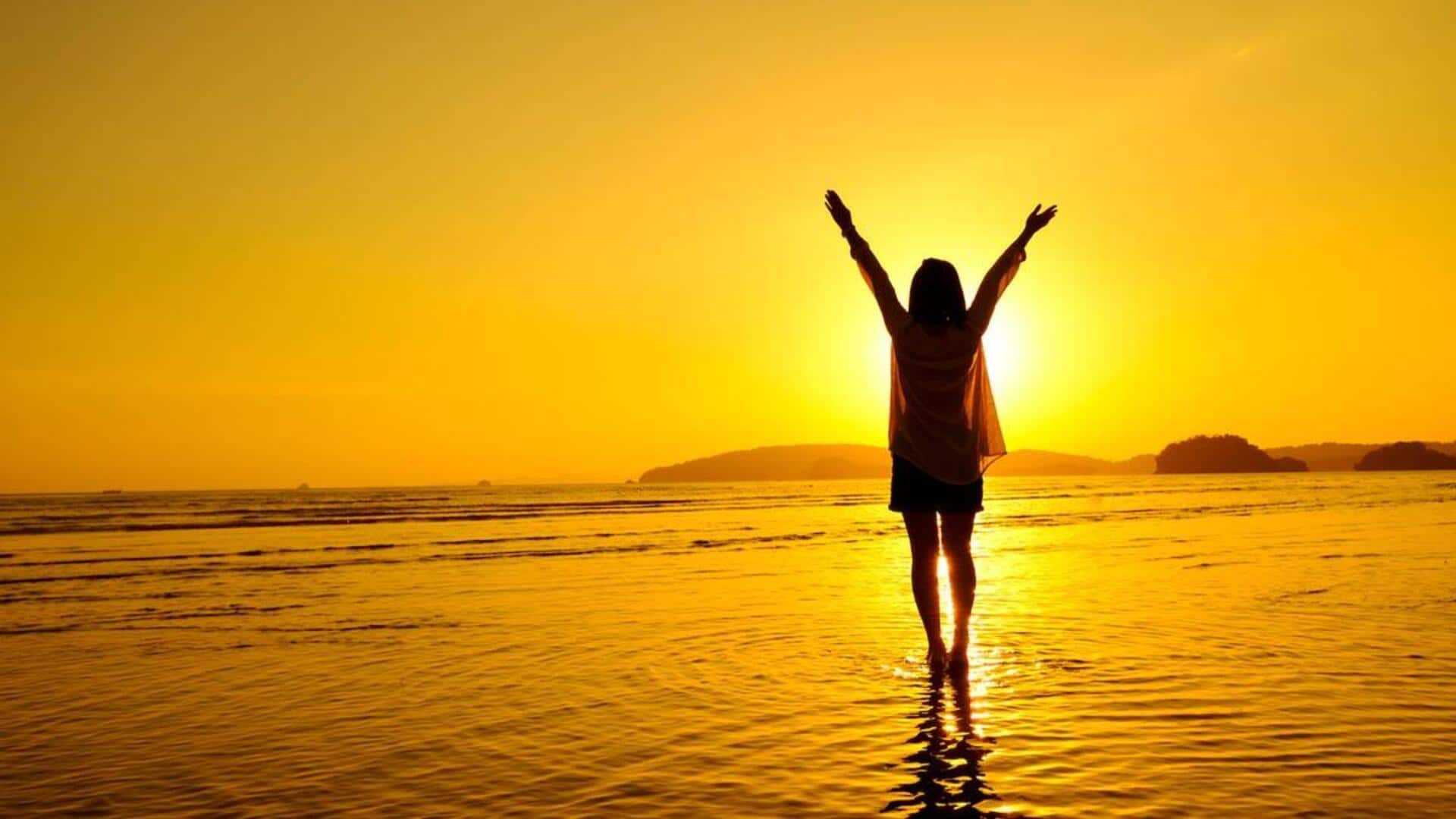 Motivational: జీవితంలో హ్యాపీగా ఉండాలంటే.. ఎట్టి పరిస్థితుల్లో ఇటువంటి వ్యక్తుల నుండి దూరంగా ఉండండి Motivational: జీవితంలో హ్యాపీగా ఉండాలంటే.. ఎట్టి పరిస్థితుల్లో ఇటువంటి వ్యక్తుల నుండి దూరంగా ఉండండి
