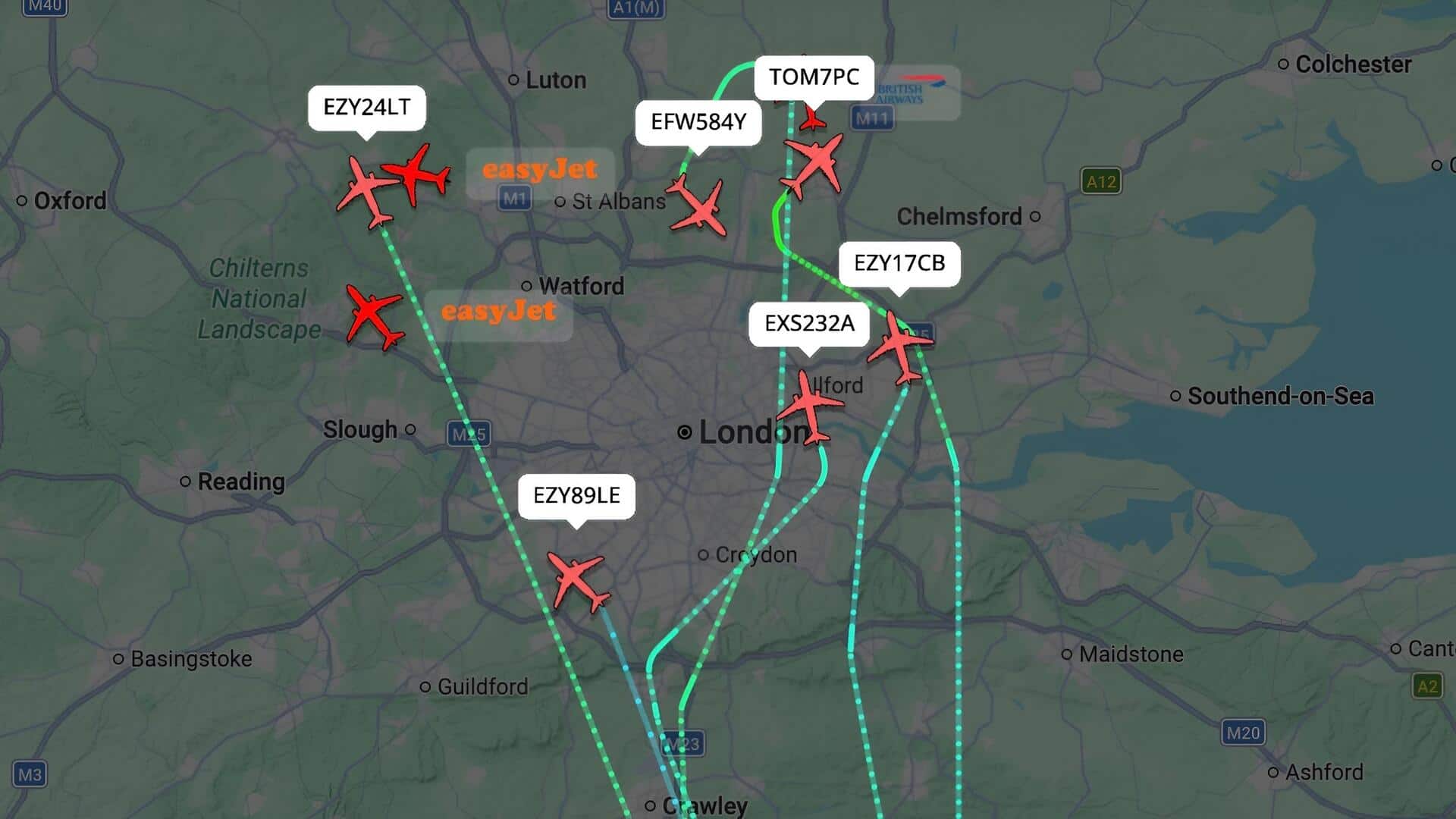 Flights declare: ఒకేసారి 9 విమానాలు అత్యవసర సంకేతాలు.. లండన్ గ్యాట్‌విక్ విమానాశ్రయంలో ఉద్రిక్త పరిస్థితి