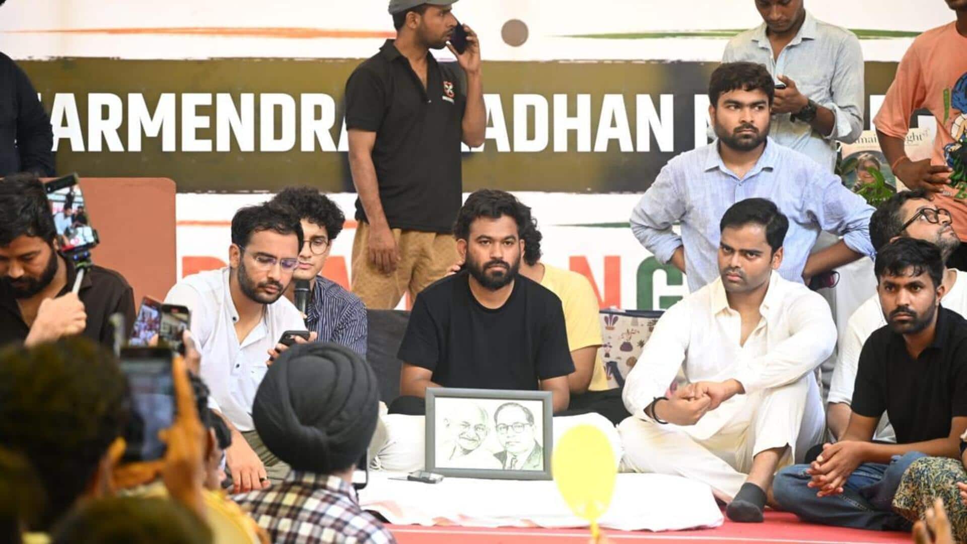 Abhijeet dipke: జంతర్‌ మంతర్‌లో ఉద్రిక్తత.. సోనం వాంగ్‌చుక్‌కు మద్దతుగా నిరాహార దీక్ష చేపట్టిన అభిజిత్‌ దీప్కే