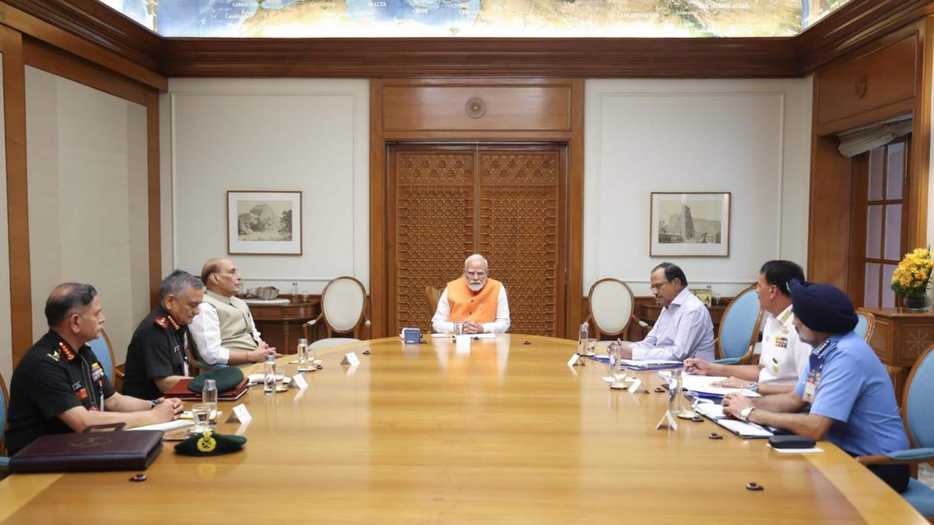 PM Modi: సైన్యానికి పూర్తి స్వేచ్ఛ .. సీడీఎస్, రక్షణమంత్రి, ఎన్ఎస్ఏల సమావేశంలో ప్రధాని మోదీ PM Modi: సైన్యానికి పూర్తి స్వేచ్ఛ .. సీడీఎస్, రక్షణమంత్రి, ఎన్ఎస్ఏల సమావేశంలో ప్రధాని మోదీ