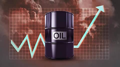 Oil prices: అమెరికా-ఇరాన్ చర్చల అనిశ్చితి మధ్య.. మళ్లీ వంద డాలర్లు దాటిన ముడి చమురు ధరలు