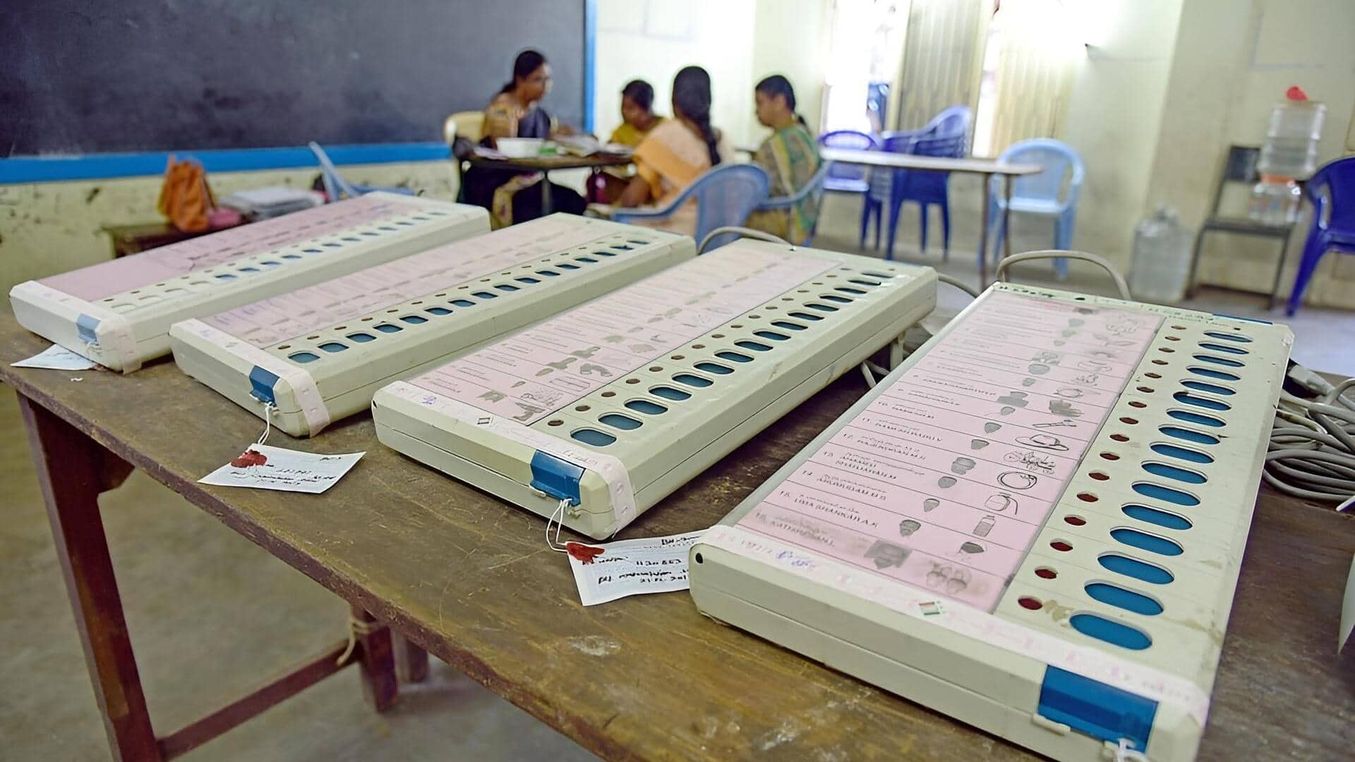 ECI Tells Supreme Court: ఈవీఎంలకు టోటలైజర్‌ ఏర్పాటు సాధ్యం కాదు.. సుప్రీంకోర్టుకు ఈసీ కీలక అఫిడవిట్