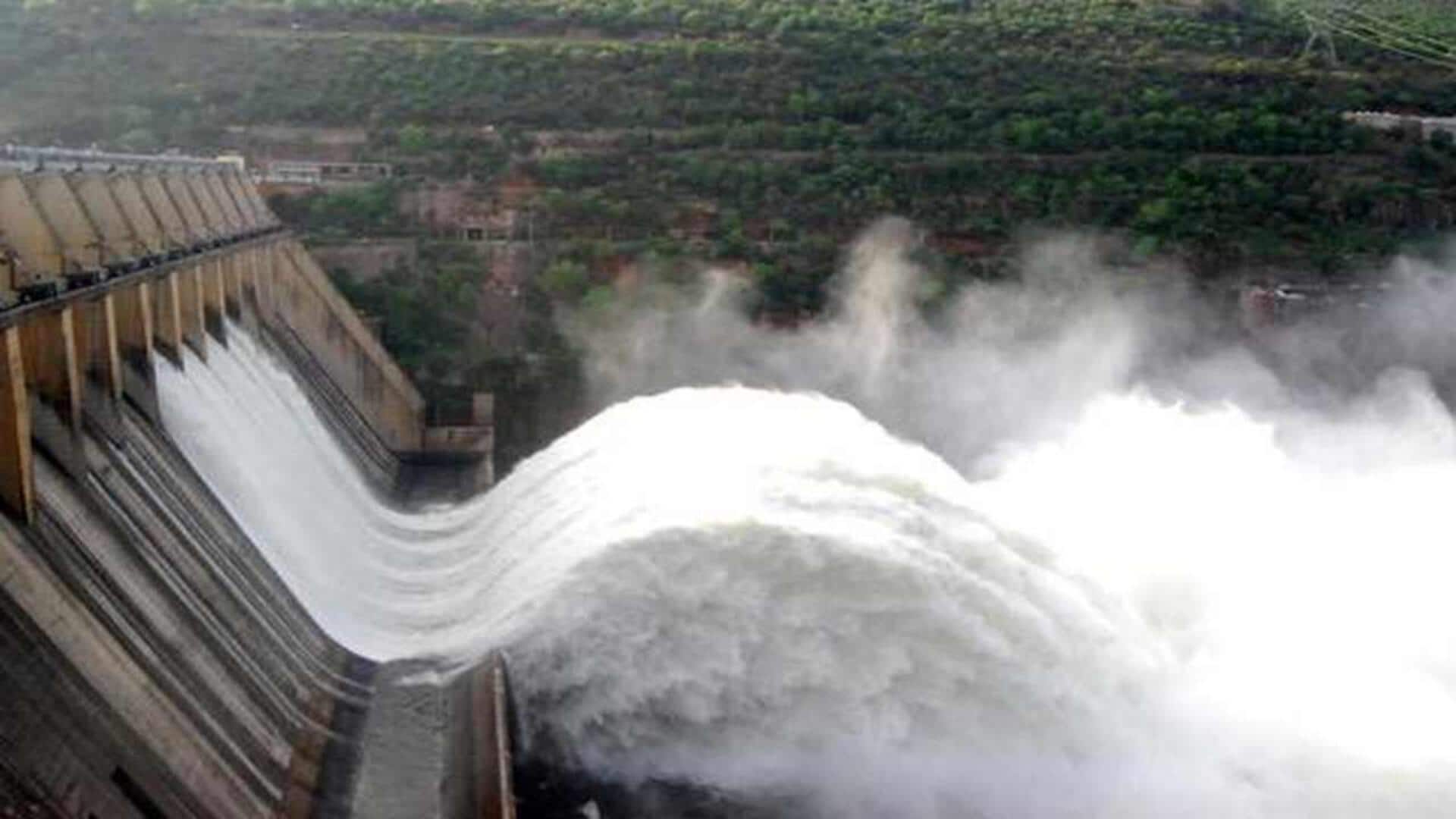 Nagarjuna Sagar: సాగర్కు పెరుగుతున్న వరద నీరు.. 520 అడుగులకు చేరిన నీటిమట్టం Nagarjuna Sagar: సాగర్కు పెరుగుతున్న వరద నీరు.. 520 అడుగులకు చేరిన నీటిమట్టం