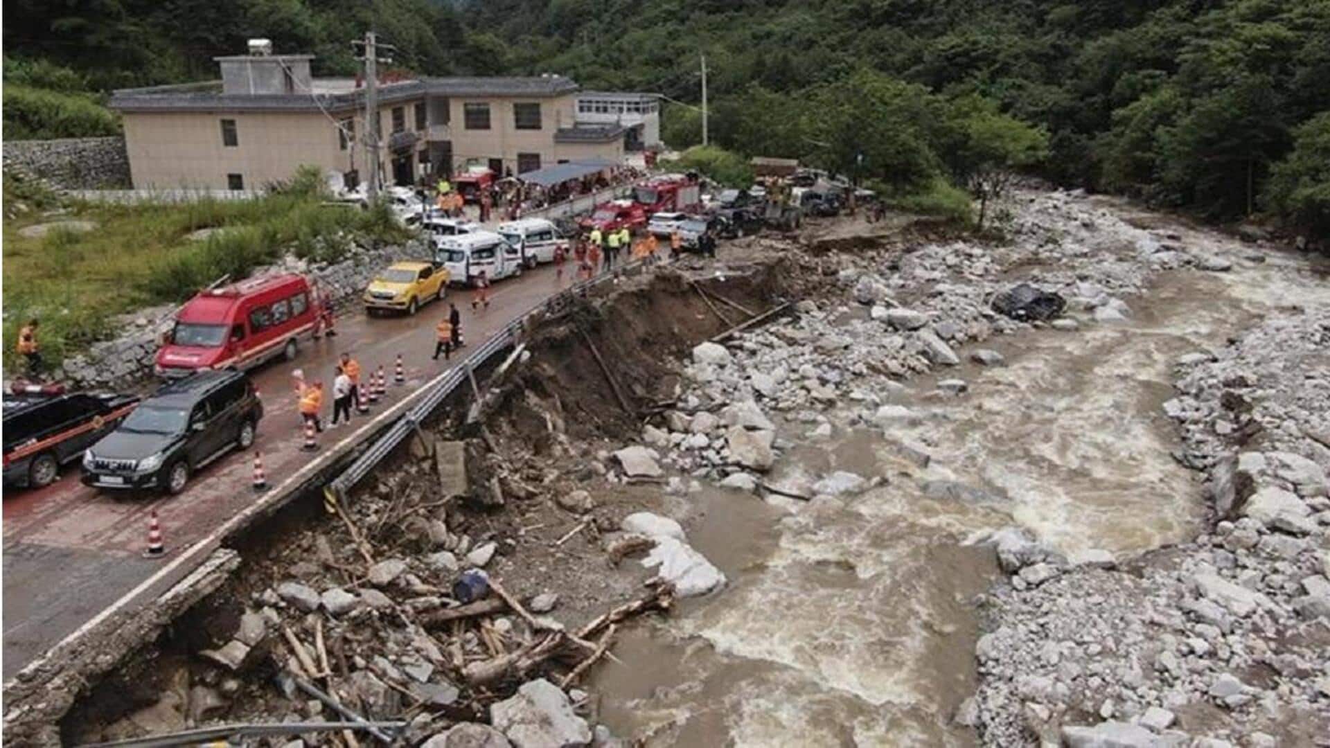 China Highway Collapse: భారీ వర్షాల కారణంగా చైనాలో కూలిన హైవే .. 36 మంది మృతి 
