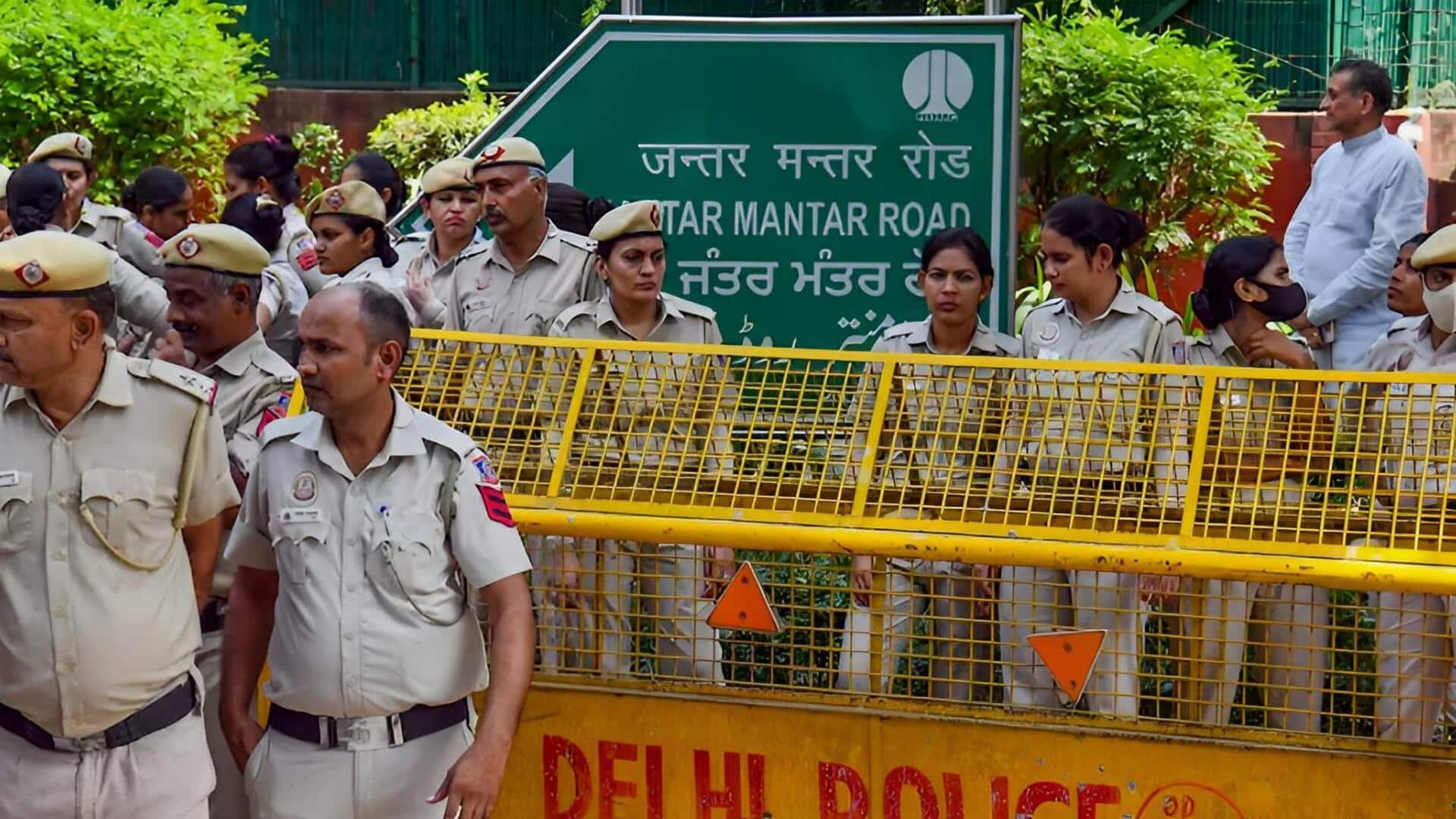 Remove Barricades Delhi: ఢిల్లీ నిరసనలపై సుప్రీంకోర్టు కీలక ఆదేశాలు.. అవసరం లేని బారికేడ్లు తొలగించండి!