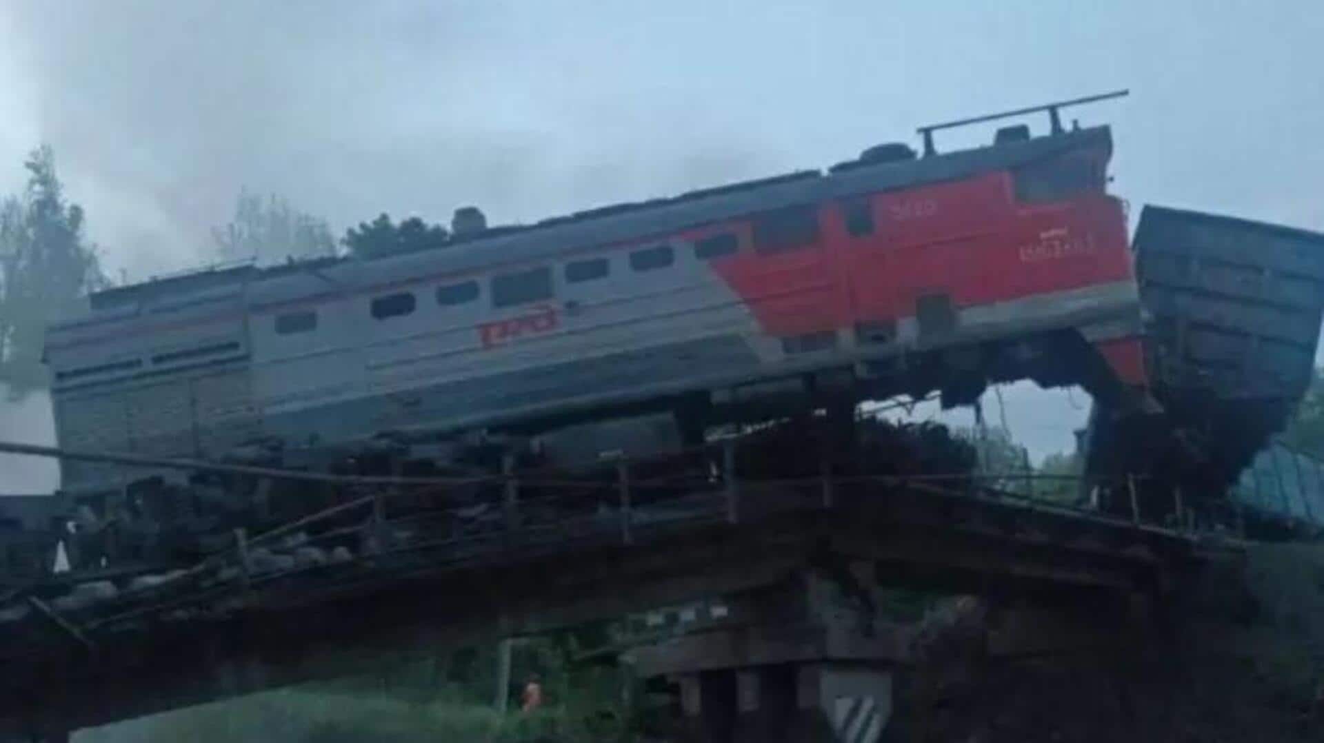 Russia: రష్యాలో కూలిన మరో వంతెన.. గూడ్స్ రైలు బోల్తా