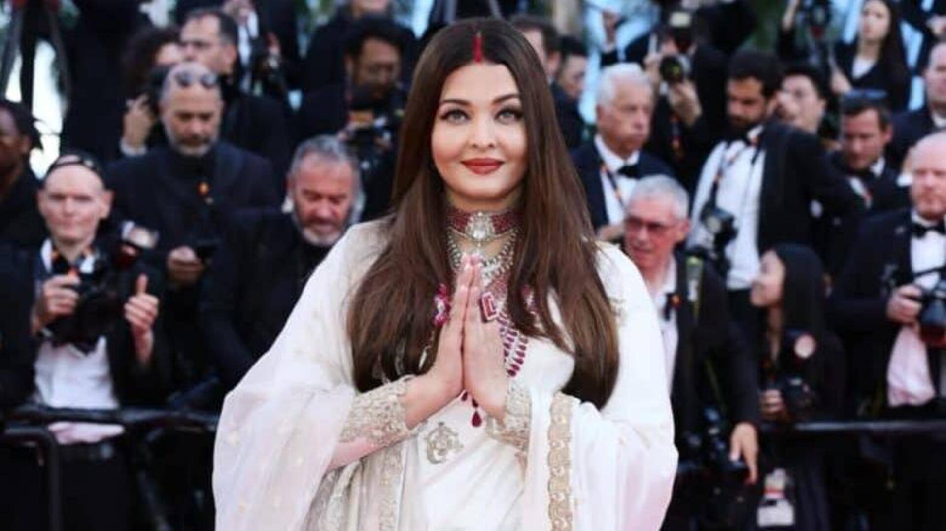Aishwarya Rai: కేన్స్లో సిందూరంతో ఐశ్వర్య రాయ్.. లుక్పై నటి సెలీనా జైట్లీ ఆసక్తికర స్పందన Aishwarya Rai: కేన్స్లో సిందూరంతో ఐశ్వర్య రాయ్.. లుక్పై నటి సెలీనా జైట్లీ ఆసక్తికర స్పందన