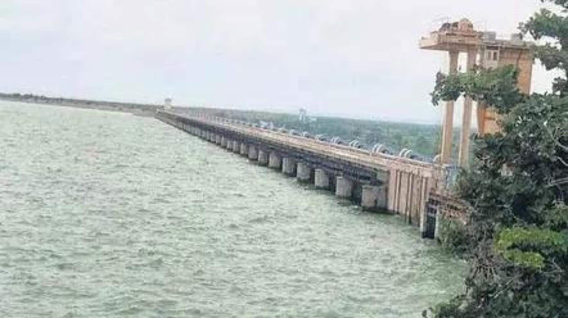 SRSP: ఎస్సారెస్పీలోకి భారీగా వరద ప్రవాహం.. ప్రజలు అప్రమత్తంగా ఉండాలని సూచన SRSP: ఎస్సారెస్పీలోకి భారీగా వరద ప్రవాహం.. ప్రజలు అప్రమత్తంగా ఉండాలని సూచన