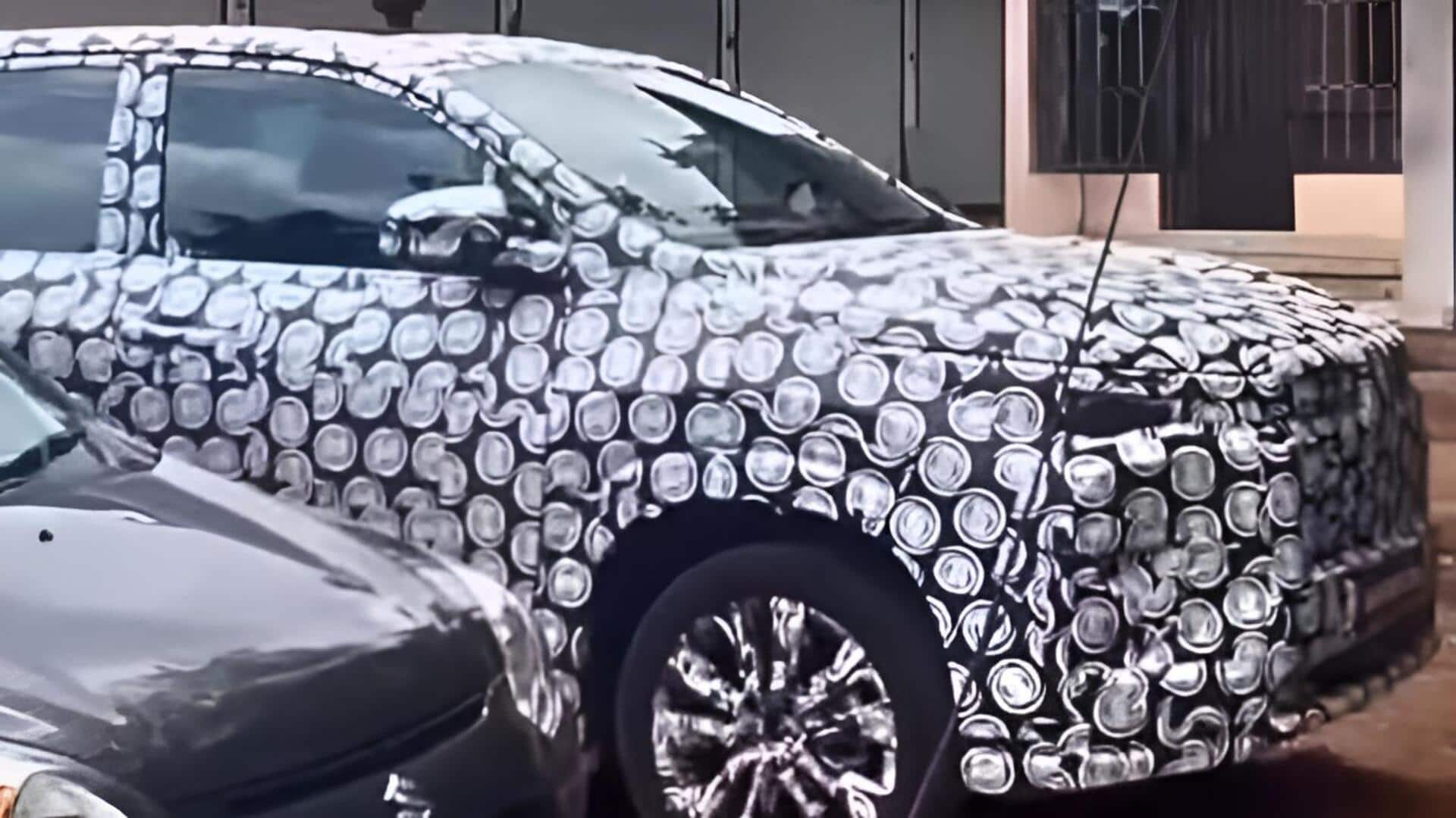 Toyota Innova Hycross Facelift: కొత్త లుక్‌తో వస్తోన్న ఇన్నోవా హైక్రాస్.. తొలి స్పై ఫోటోలు వైరల్