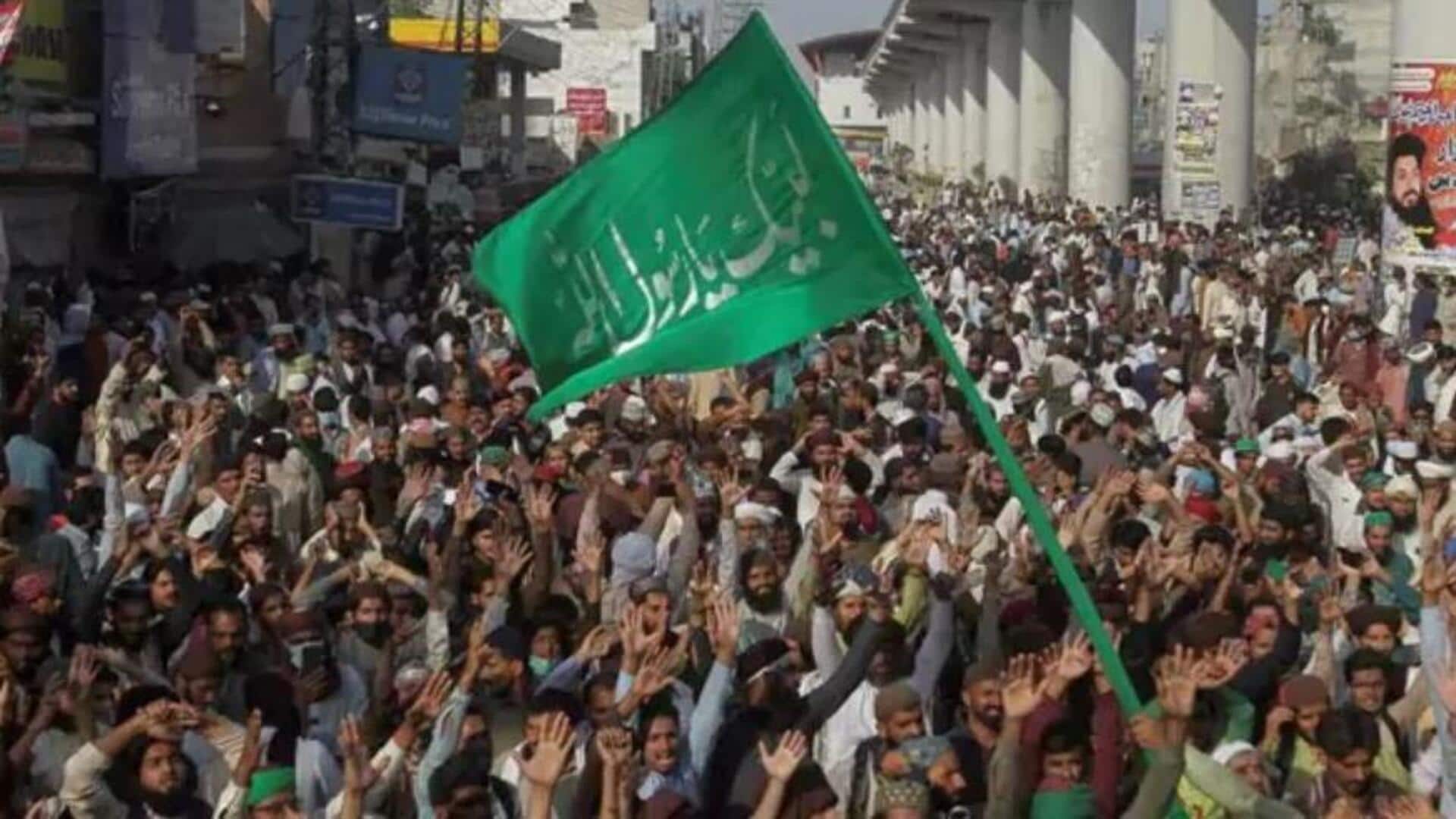 Islamabad: లాహోర్‌లో  నిరసనలు.. 11 మంది మృతి 