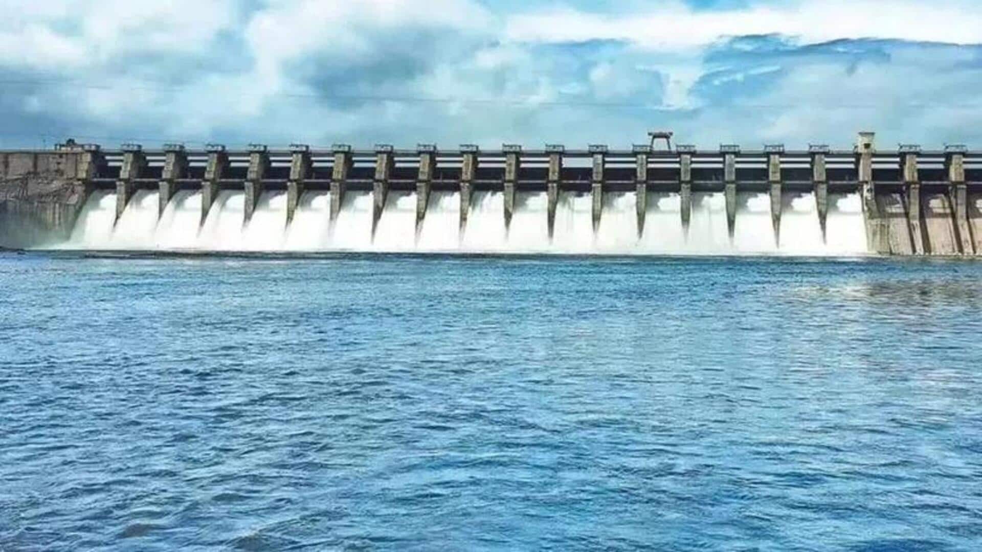 Babli Project:బాబ్లీ గేట్ల ఎత్తివేత.. అప్రమత్తంగా ఉండాలని హెచ్చరికలు జారీ చేసిన అధికారులు 
