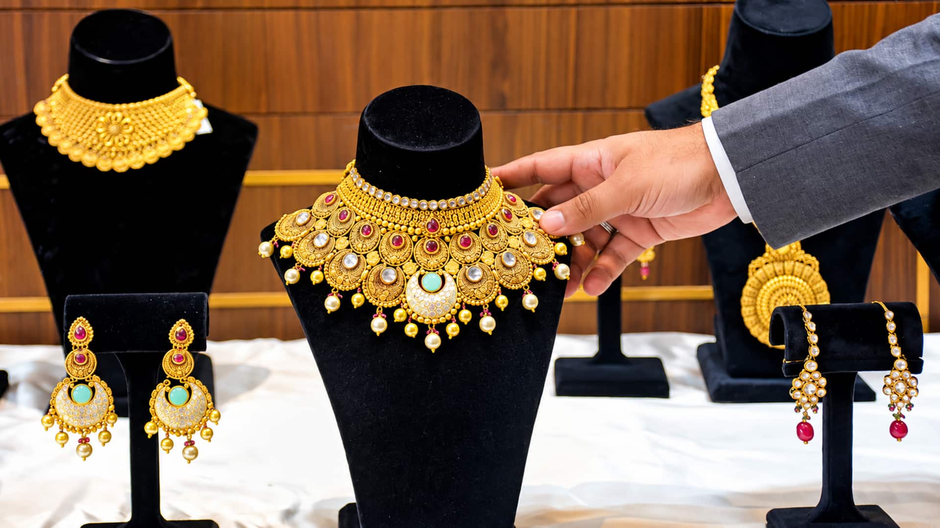 Gold Rates: పసిడి కొనుగోలుదారులకు గుడ్ న్యూస్.. ఒక్కరోజే రూ.600 తగ్గిన బంగారం ధర 