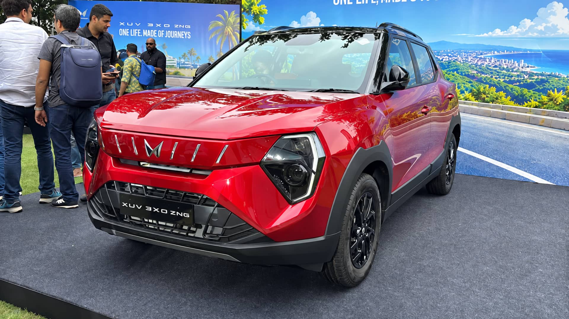 Mahindra XUV 3XO: మహీంద్రా ఎక్స్‌యూవీ 3ఎక్స్‌ఓ సీఎన్‌జీ లాంచ్‌.. ధర, ఫీచర్లు, సేఫ్టీ వివరాలు..