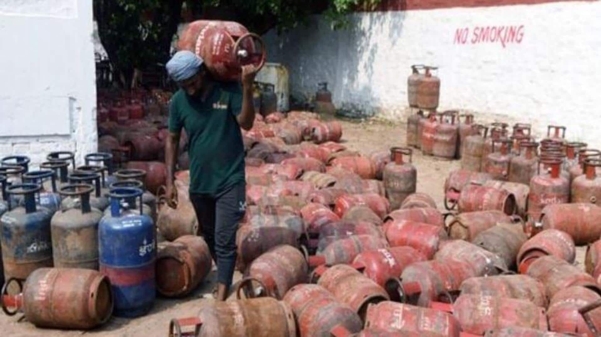 LPG Price Hike: హోటళ్లు, రెస్టారెంట్లకు భారీ షాక్.. కమర్షియల్ ఎల్పీజీ సిలిండర్ ధర భారీగా పెంపు