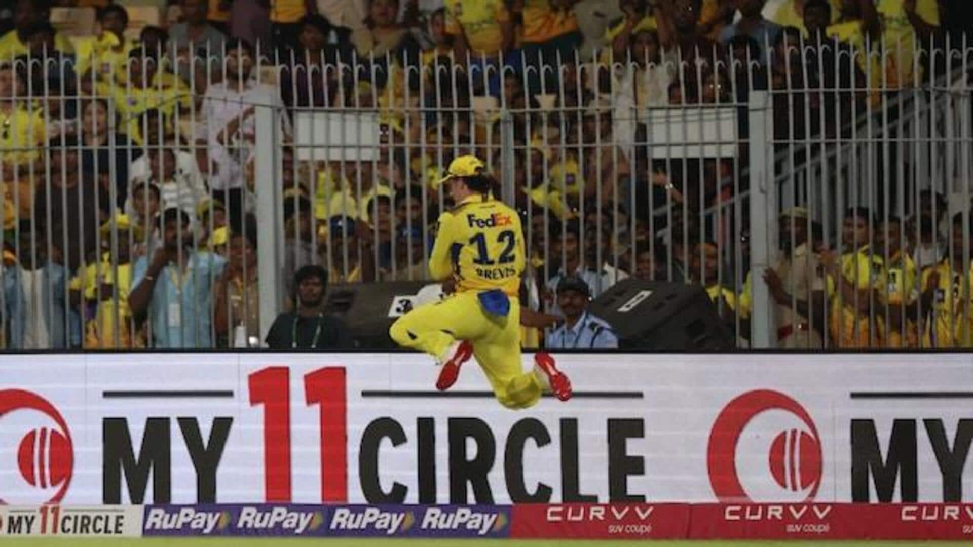 Dewald Brevis: 'వీడెవడండీ బాబూ' క్యాచ్ అలా పట్టేసాడు..డెవాల్ట్ బ్రెవిస్ కళ్లు చెదిరే క్యాచ్.. ఈ వీడియో చూస్తే వావ్ అనాల్సిందే.. Dewald Brevis: 'వీడెవడండీ బాబూ' క్యాచ్ అలా పట్టేసాడు..డెవాల్ట్ బ్రెవిస్ కళ్లు చెదిరే క్యాచ్.. ఈ వీడియో చూస్తే వావ్ అనాల్సిందే..