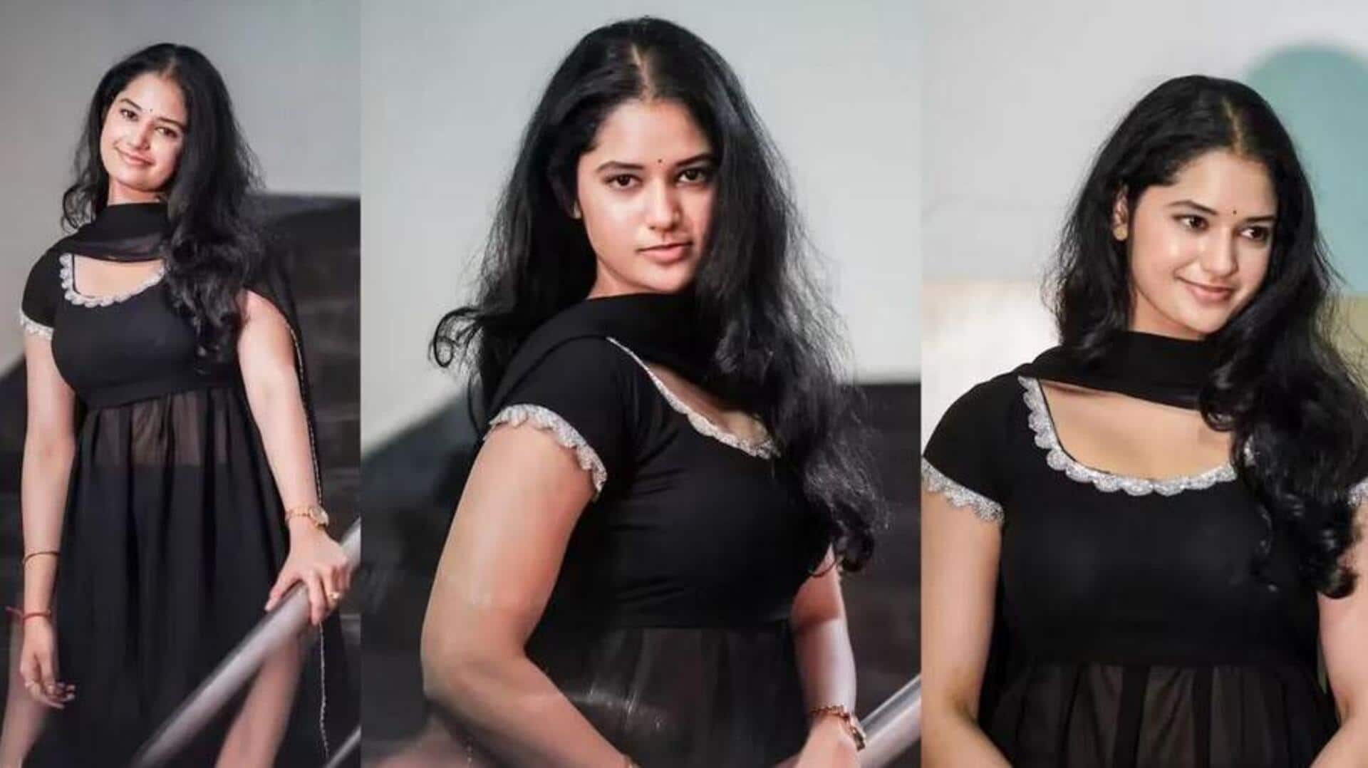 Ramya Moksha: ఓంకార్ తమ్ముడి సినిమాలో రమ్య మోక్ష.. అలేఖ్య చిట్టి పికిల్స్ ద్వారా వెలుగులోకి! Ramya Moksha: ఓంకార్ తమ్ముడి సినిమాలో రమ్య మోక్ష.. అలేఖ్య చిట్టి పికిల్స్ ద్వారా వెలుగులోకి!