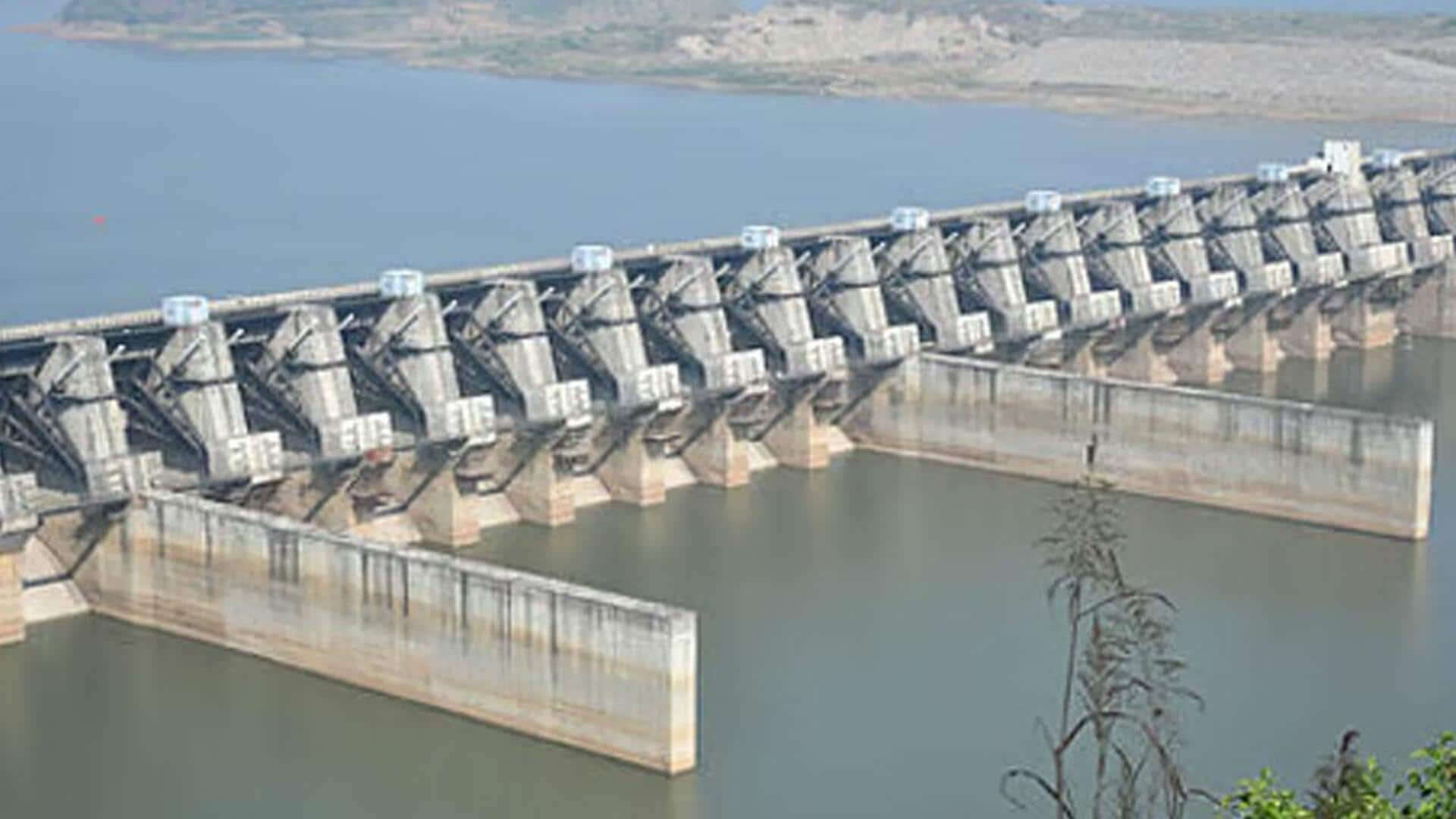 Banakacherla Project: ఏపీకి బిగ్ షాక్ ఇచ్చిన కేంద్రం.. బనకచర్ల ప్రాజెక్ట్కు అనుమతులు నిరాకరణ Banakacherla Project: ఏపీకి బిగ్ షాక్ ఇచ్చిన కేంద్రం.. బనకచర్ల ప్రాజెక్ట్కు అనుమతులు నిరాకరణ