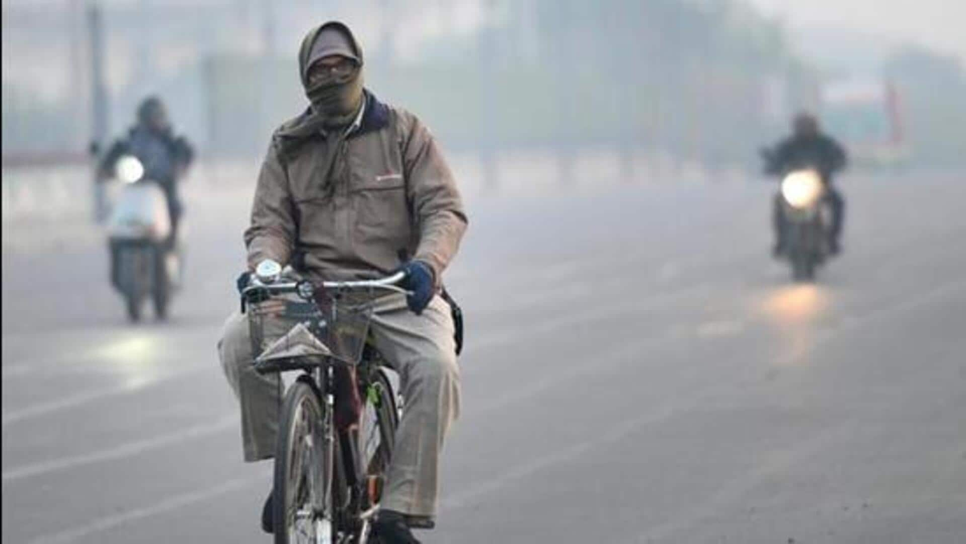 Delhi Air Pollution: ఢిల్లీలో పెరుగుతున్న వాయు కాలుష్యం.. 300కి చేరిన ఎయిర్ క్వాలిటీ ఇండెక్స్..