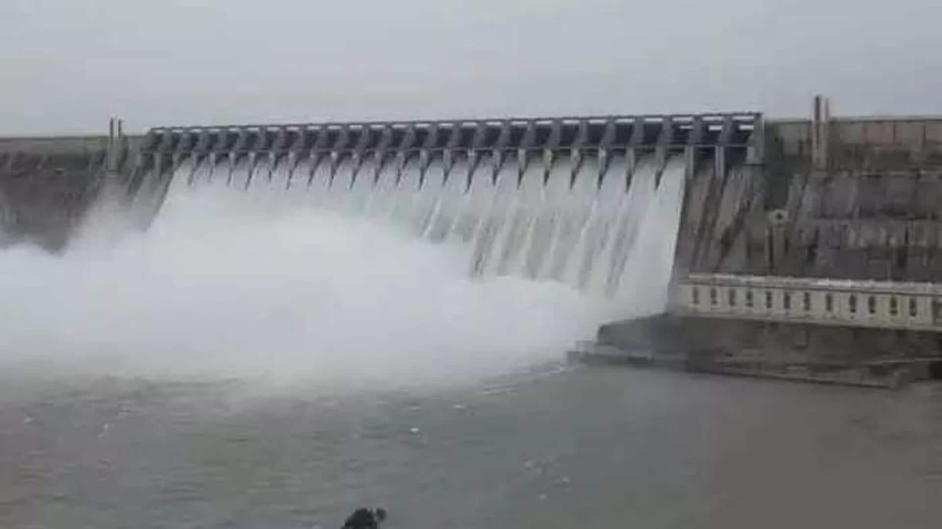 Nagarjuna sagar: నాగార్జున సాగర్ జలాశయానికి వరద ప్రవాహం.. రెండు గేట్లు ఎత్తి నీటి విడుదల Nagarjuna sagar: నాగార్జున సాగర్ జలాశయానికి వరద ప్రవాహం.. రెండు గేట్లు ఎత్తి నీటి విడుదల